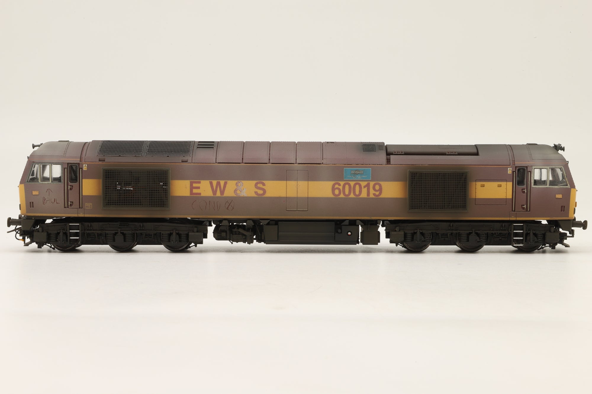 Hornby OO Class 60 60019 'Pathfinder' in EWS Livery – DCC Sound & Weathered