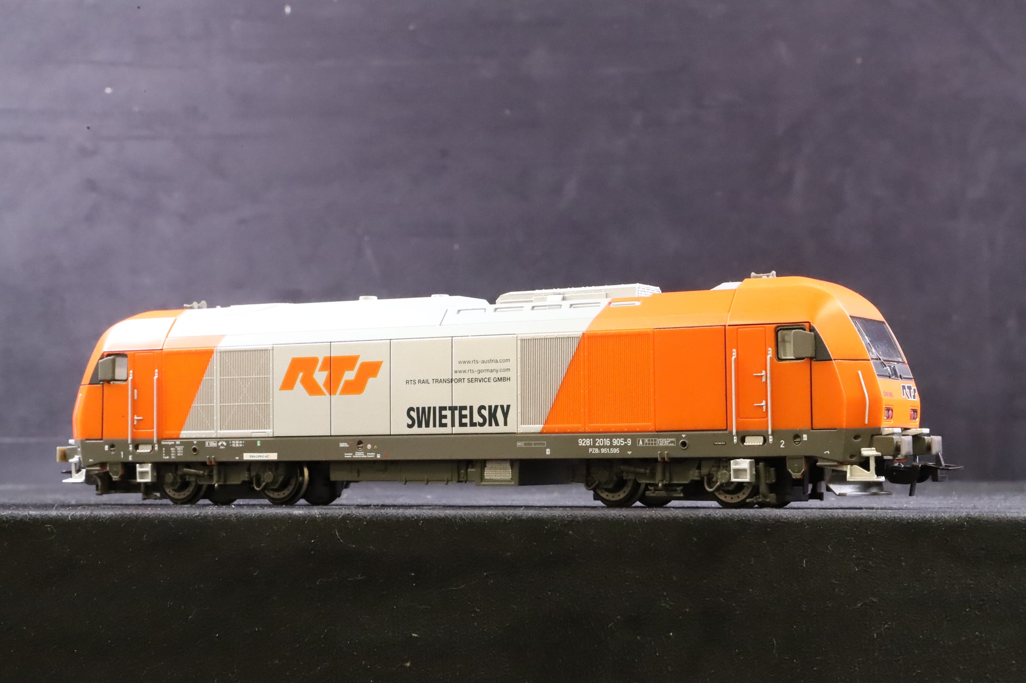 Piko HO 57592 Class Rh2016 Hercules Diesel Locomotive