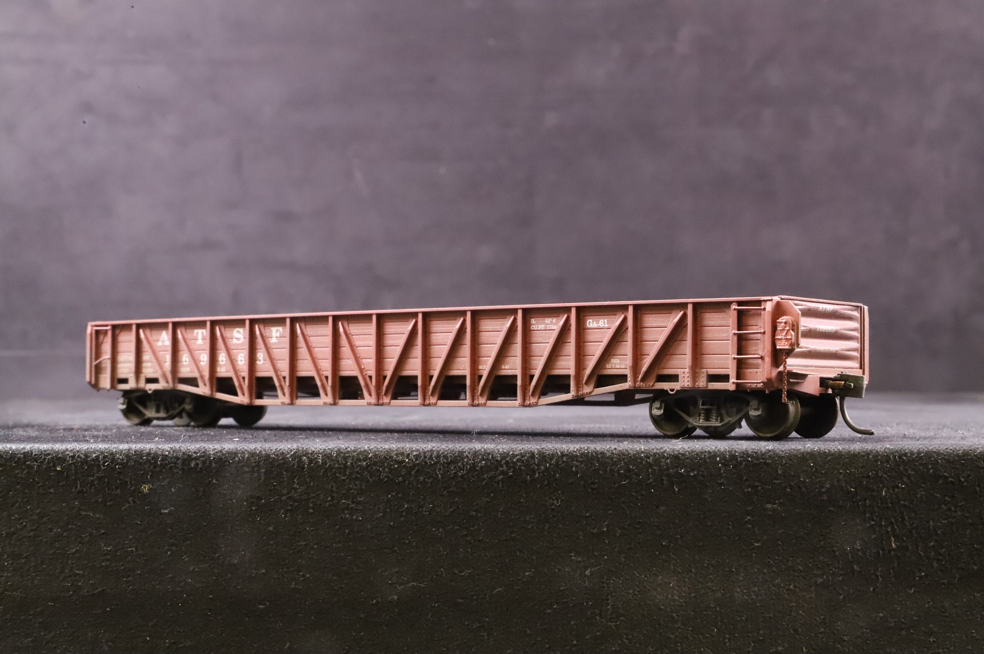 InterMountain Railway Co. HO T452301-11/13 'War Emergency' Gondola Wagons No. 169663/572 in ATSF Brown - Weathered