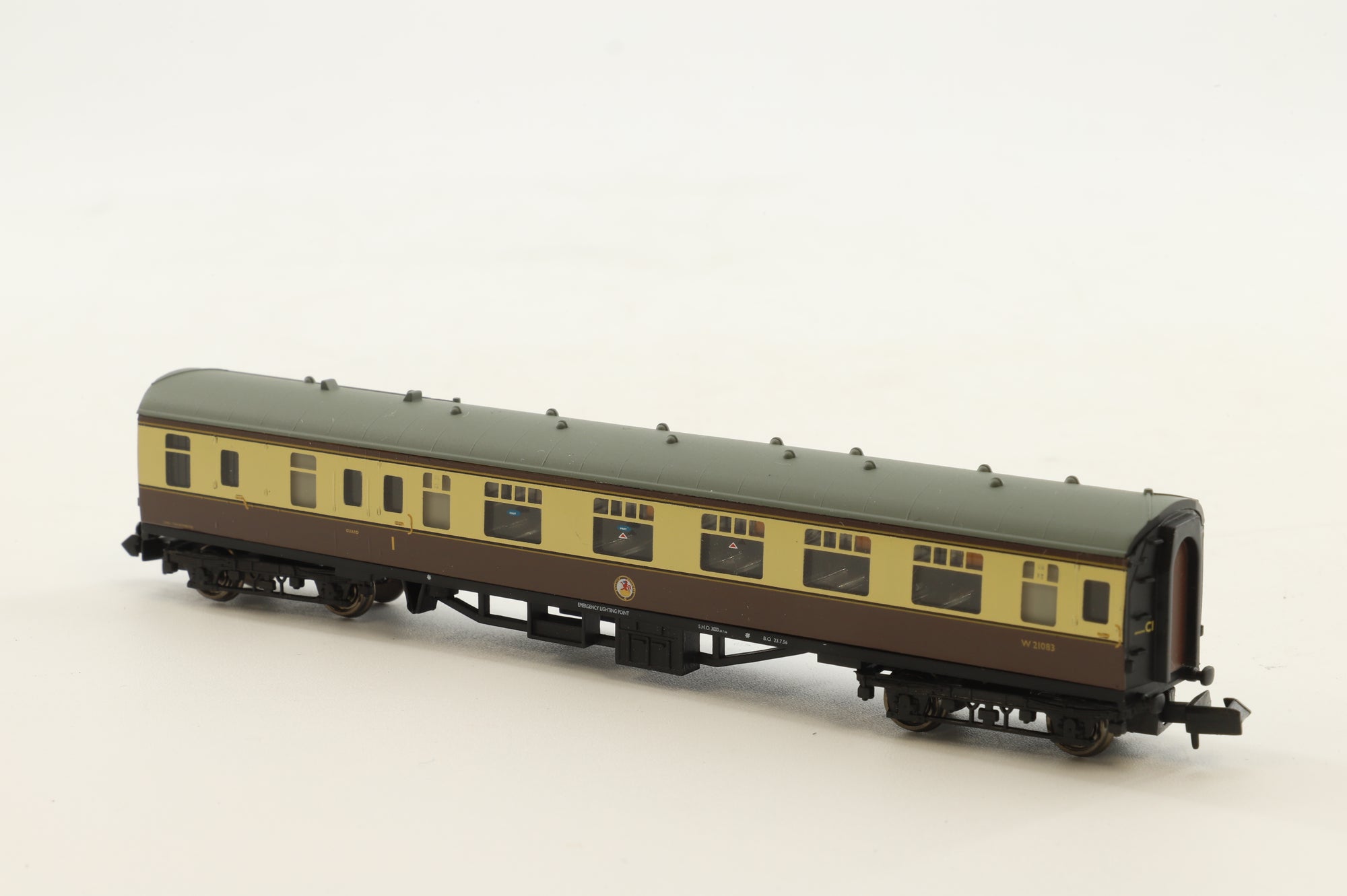 Graham Farish N Rake Of 4 Mk1 Chocolate & Cream Coaches Inc. 374-101A, 374-077A x3