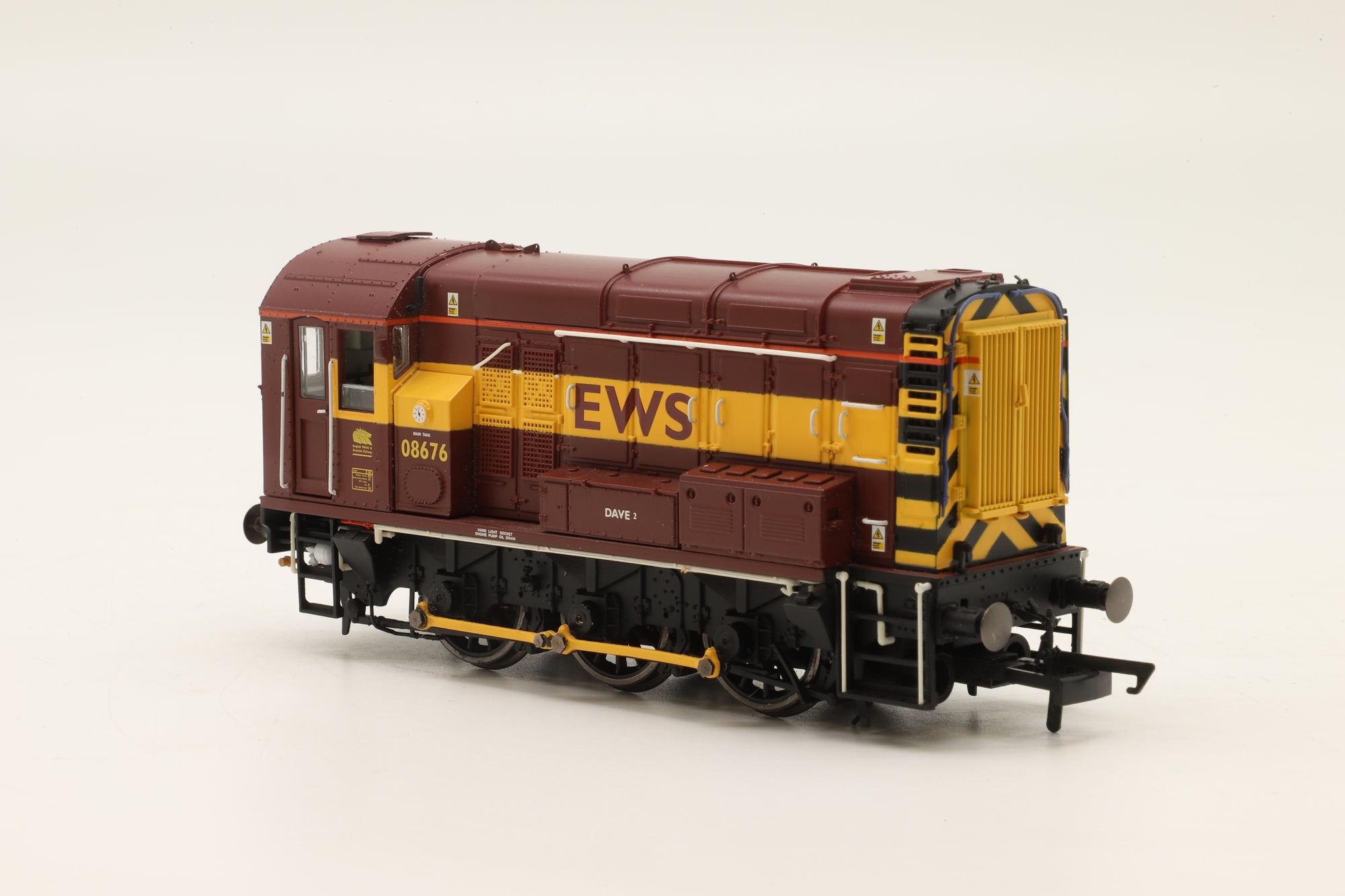 Hornby OO R2871 Class 08 Shunter '08676' EWS DCC fitted