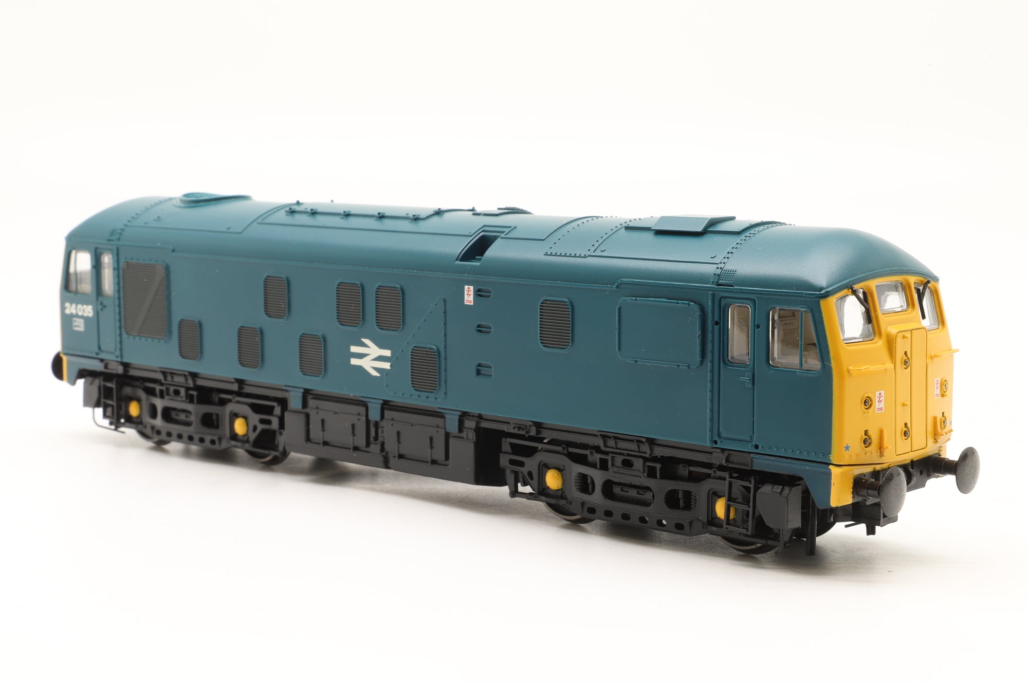 Bachmann OO 32-425DS Class 24 Bo-Bo Diesel '24035' BR Blue DCC Sound