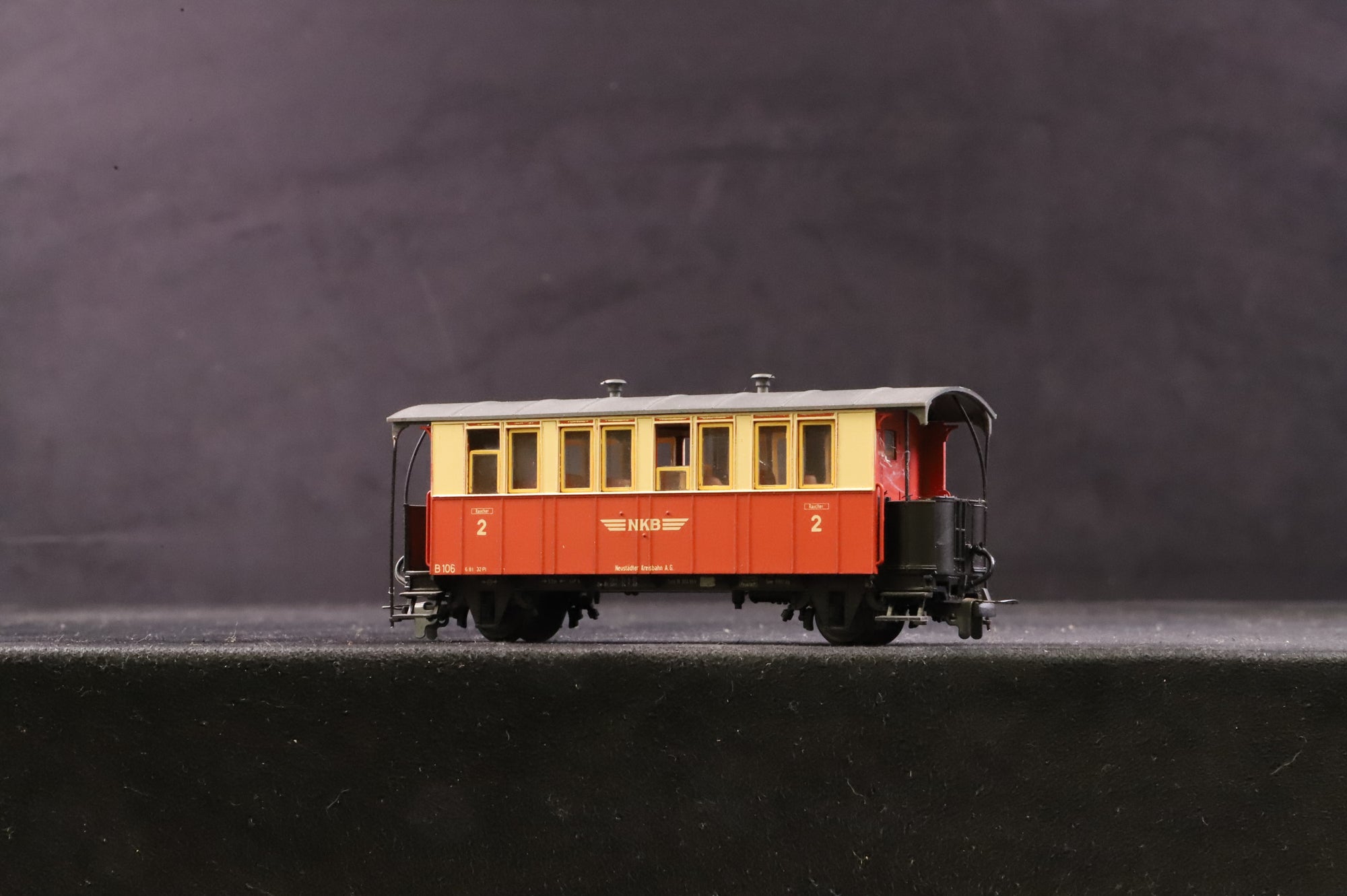 Bemo HOm Rake of 4 Red & Cream Coaches