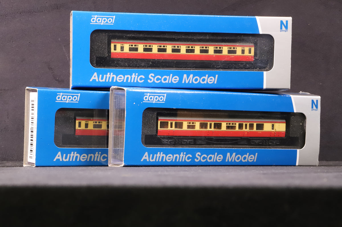 Dapol N Rake Of 3 Collett Crimson &amp; Cream Coaches Inc. 2P-000-034, 133 &amp; 231