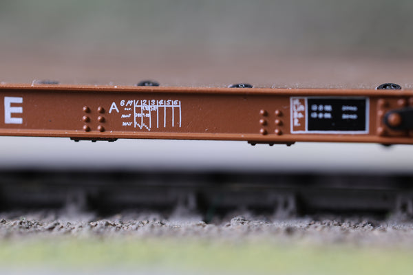 Clark Railworks OO Gauge C3004A 25T Lowmac 'M700728', BR Bauxite, Pres