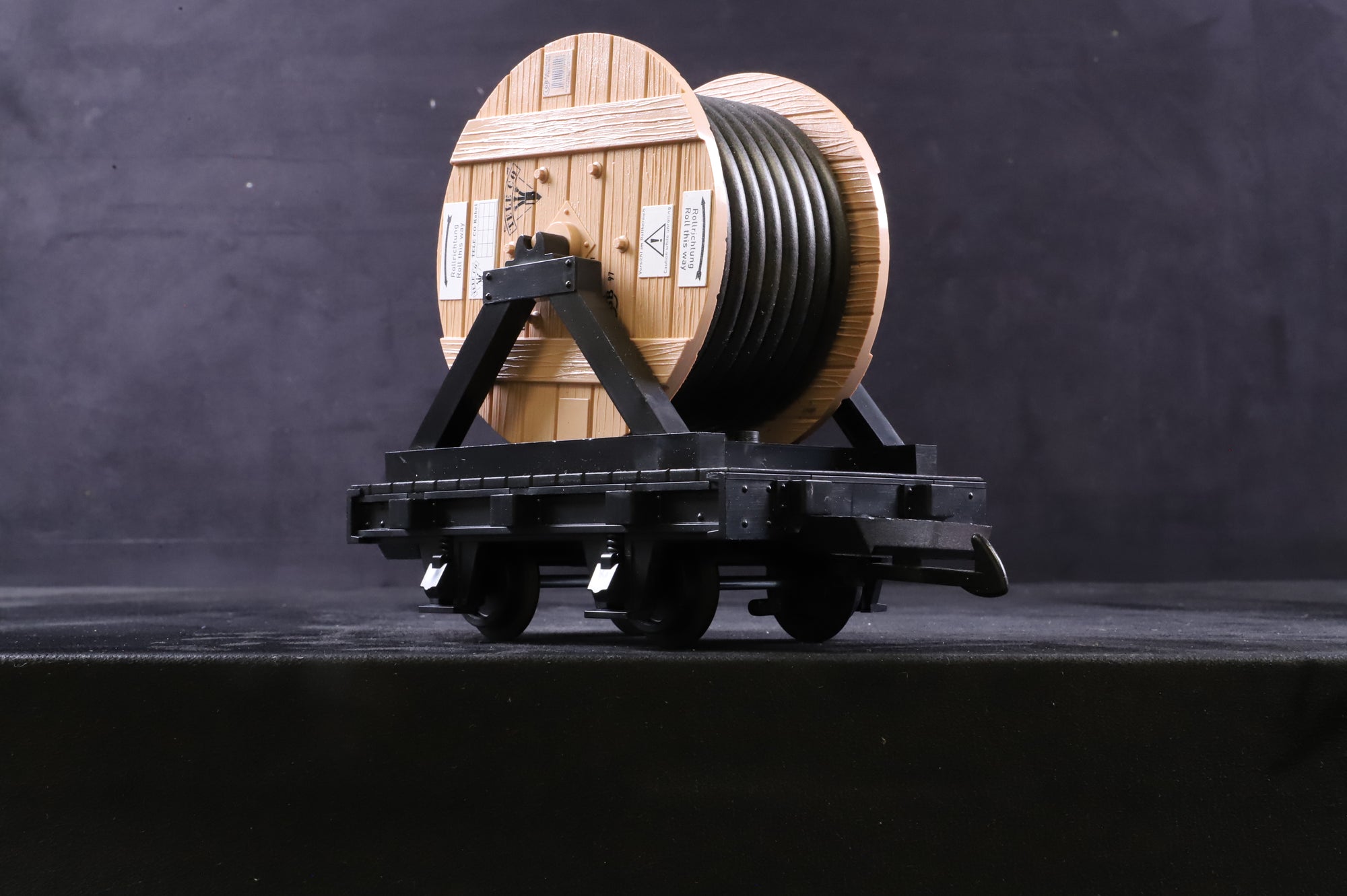 LGB G 43170 2 Cable Wagons with Loads