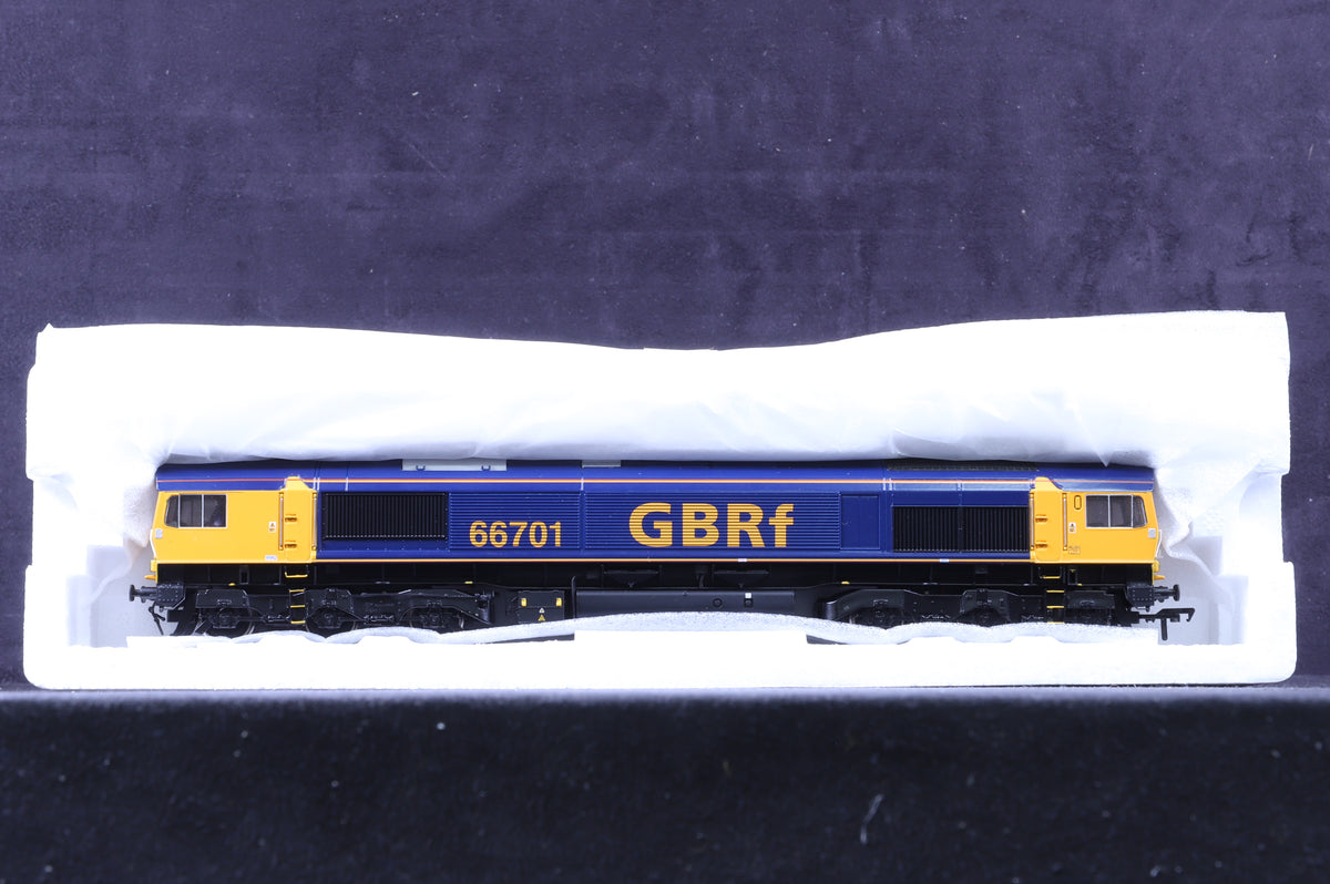 Bachmann OO 32-727 Class 66 66701 in GBRF Livery