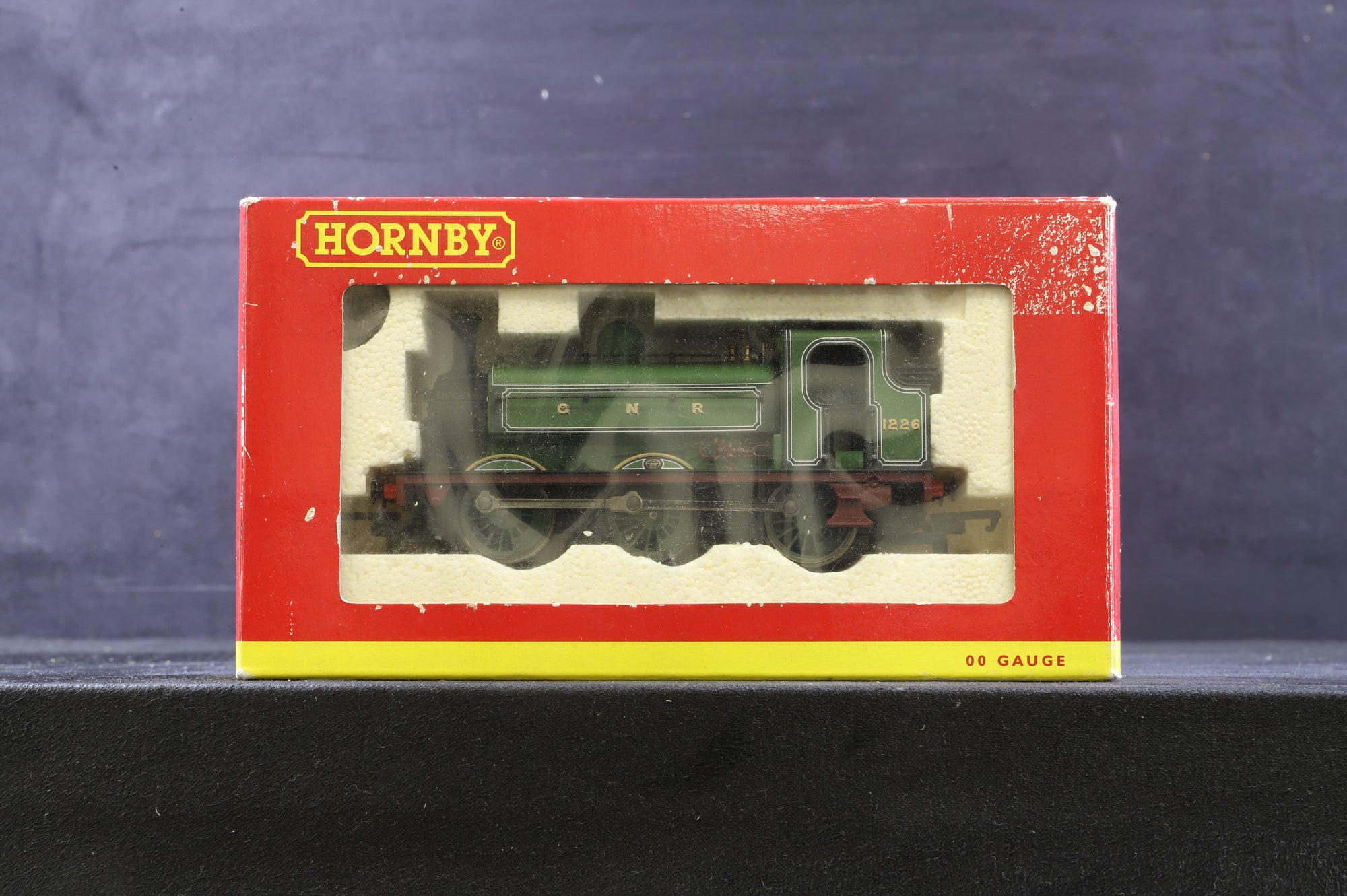 Hornby OO R2186B Class J13 1226 in Lined GNR Green