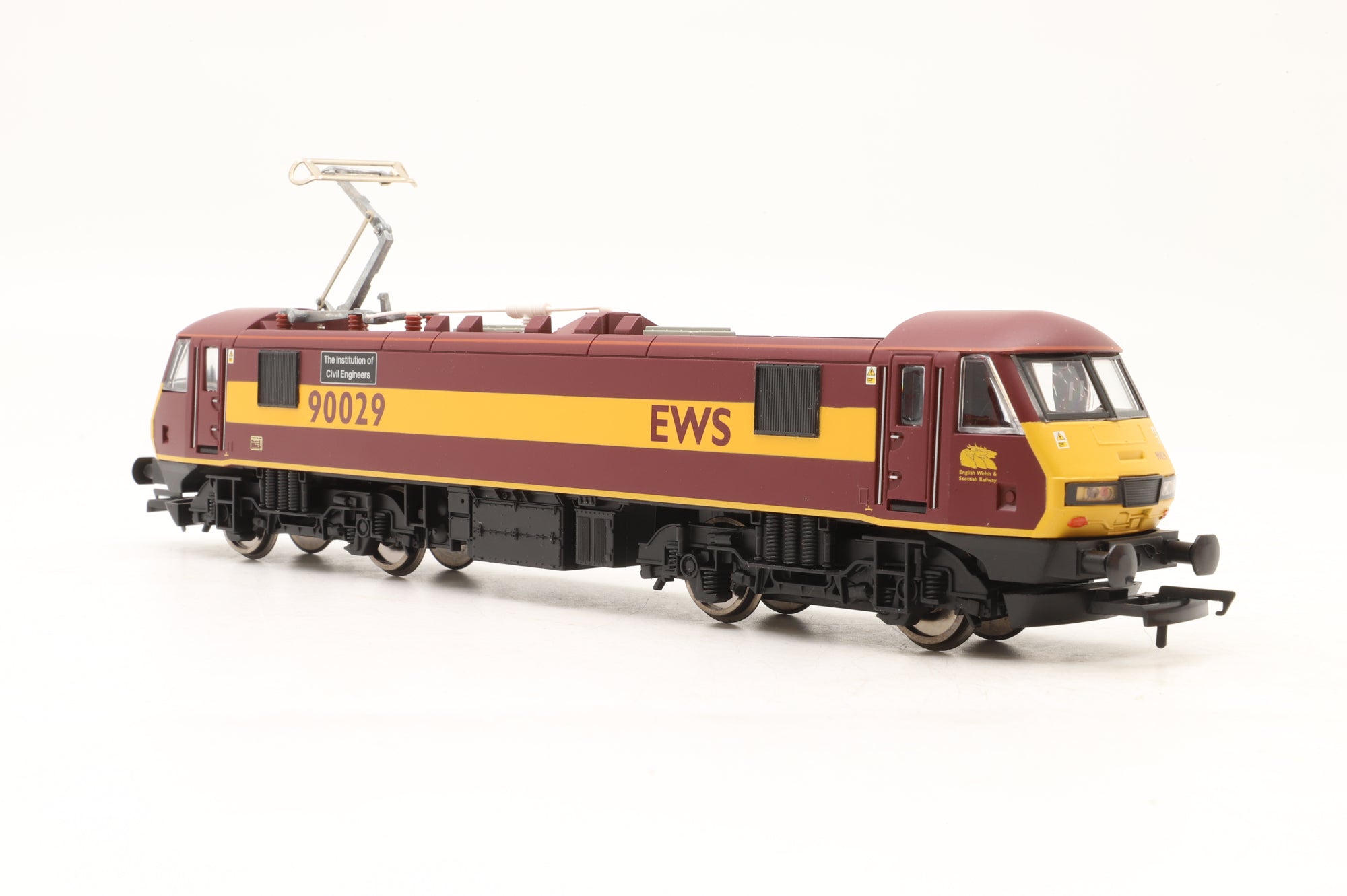 Hornby OO R2955 Virgin Charter Relief Train Pack Incl. Class 90 & Mk3 DVT