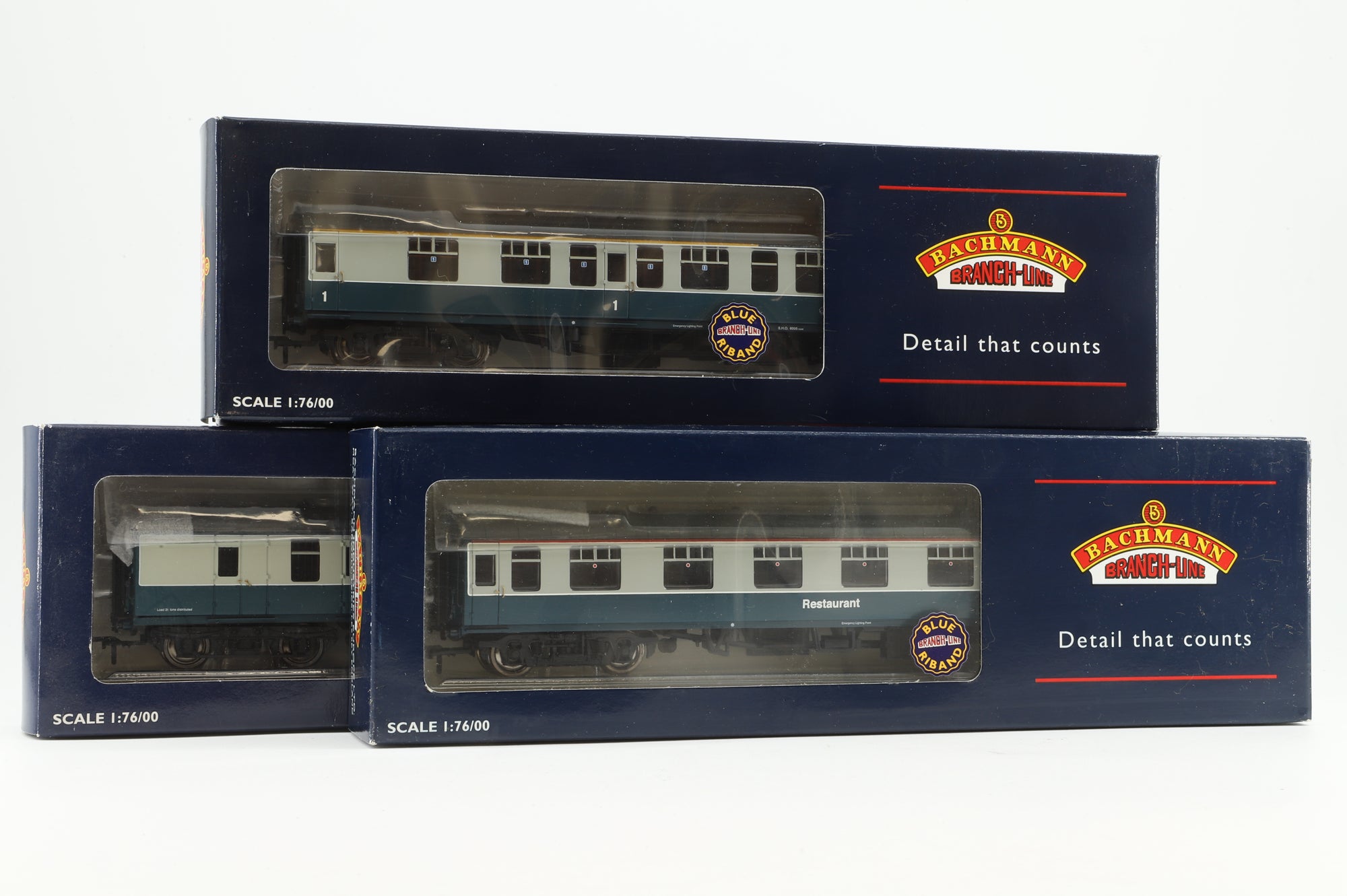 Bachmann OO Rake Of 3 BR Mk1 Blue & Grey Coaches Inc. 39-125, 39-250 & 39-075A