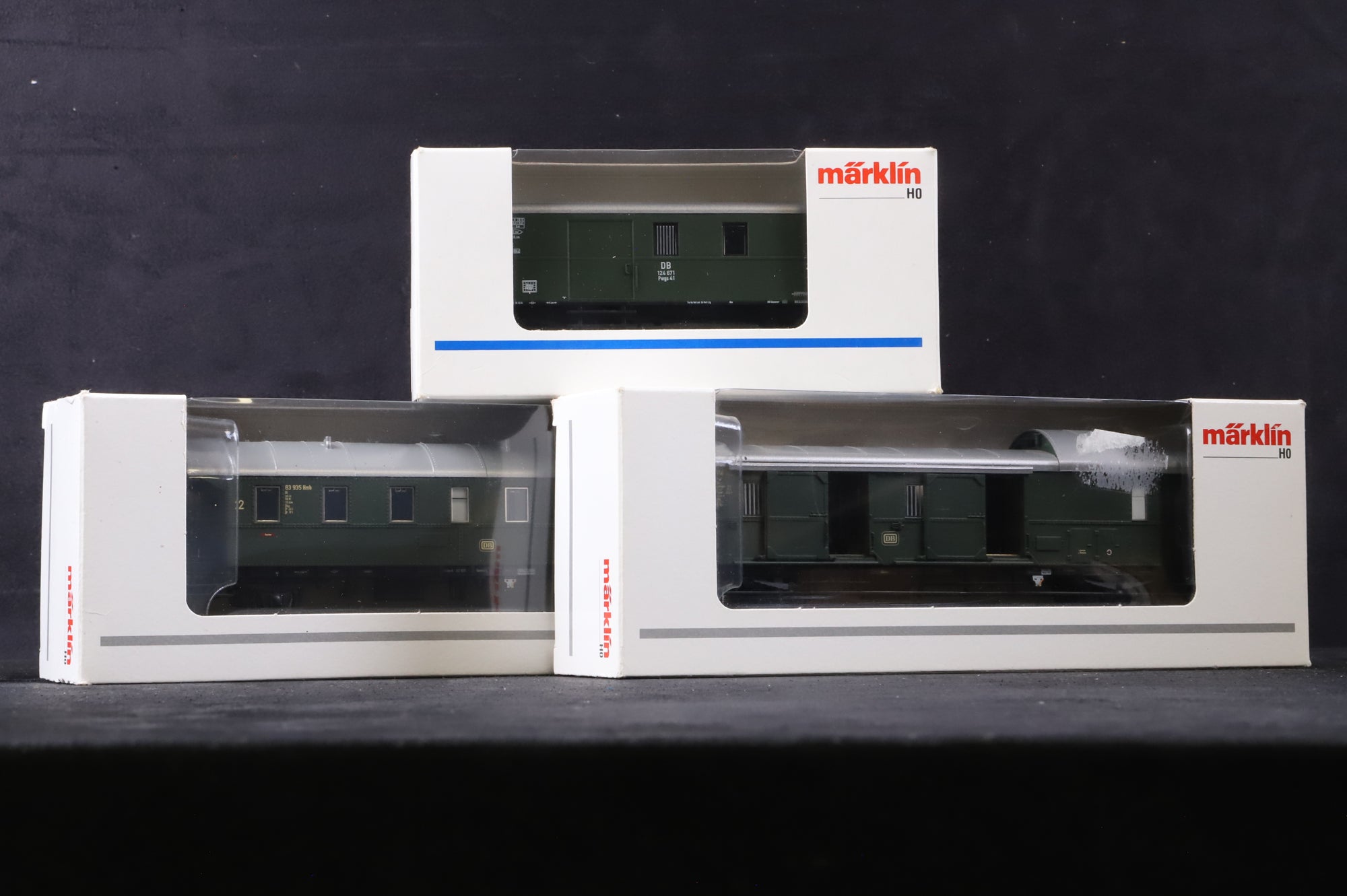 Marklin HO Rake of 3 Green DB 4-Wheel Vans/Coach