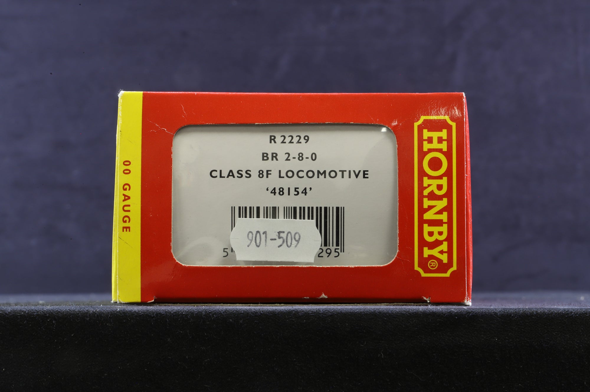 Hornby OO R2229 Class 8f '48154' BR Black E/C