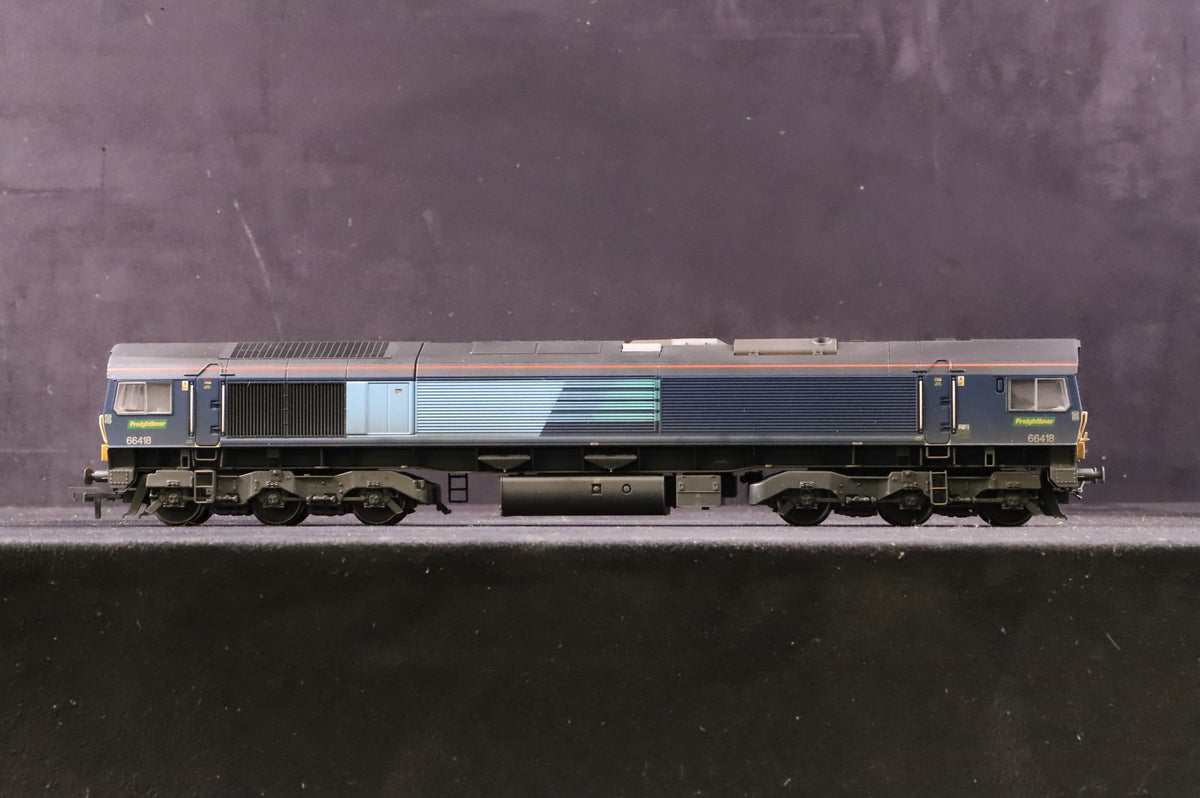 Bachmann OO 32-976Z Class 66 66418 in Freightliner Livery (EX-DRS) - Weathered