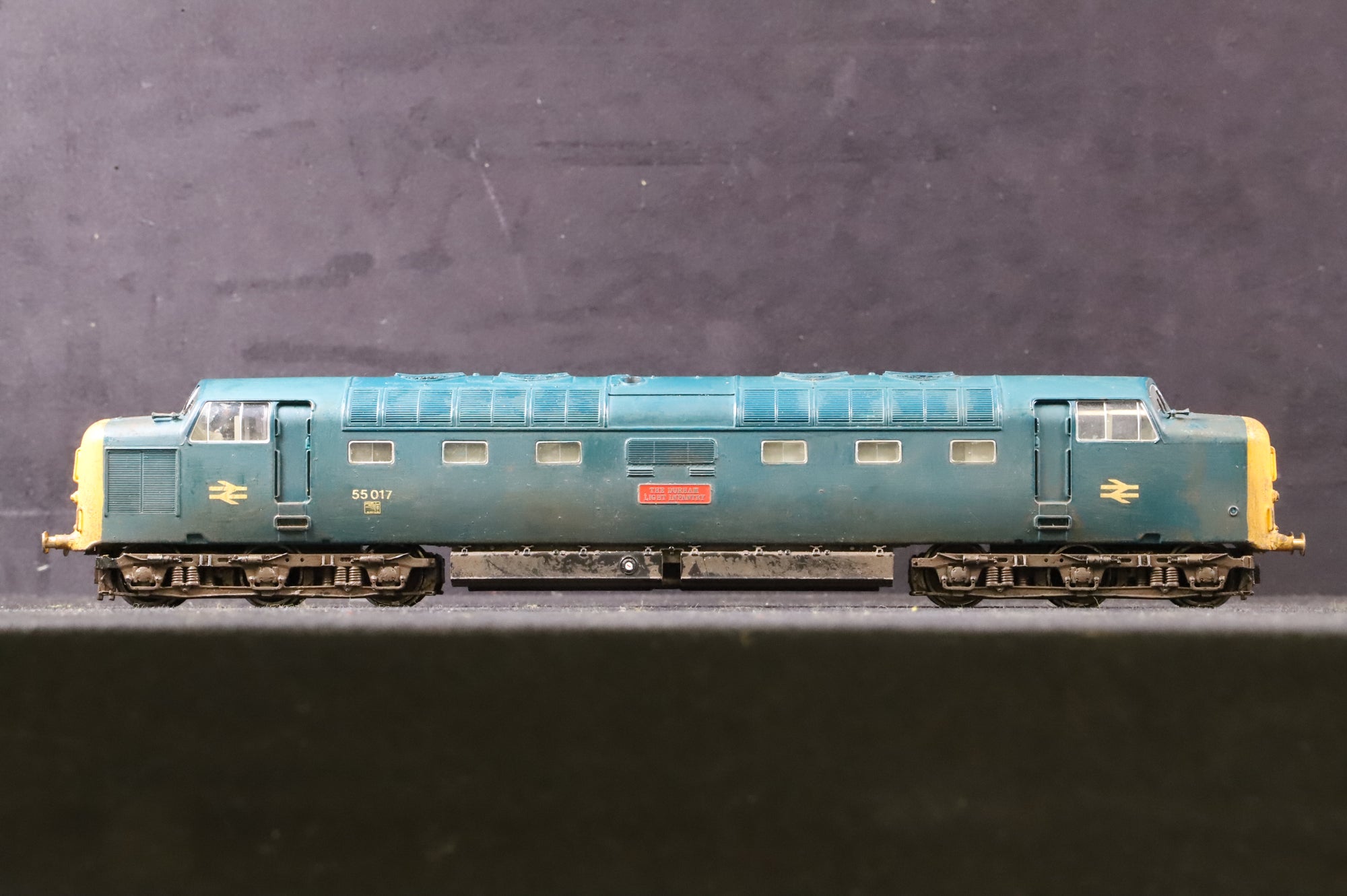 WORKSHOP Bachmann OO Class 55 Deltic 55017 'Durham Light Infantry' in BR Blue - Weathered
