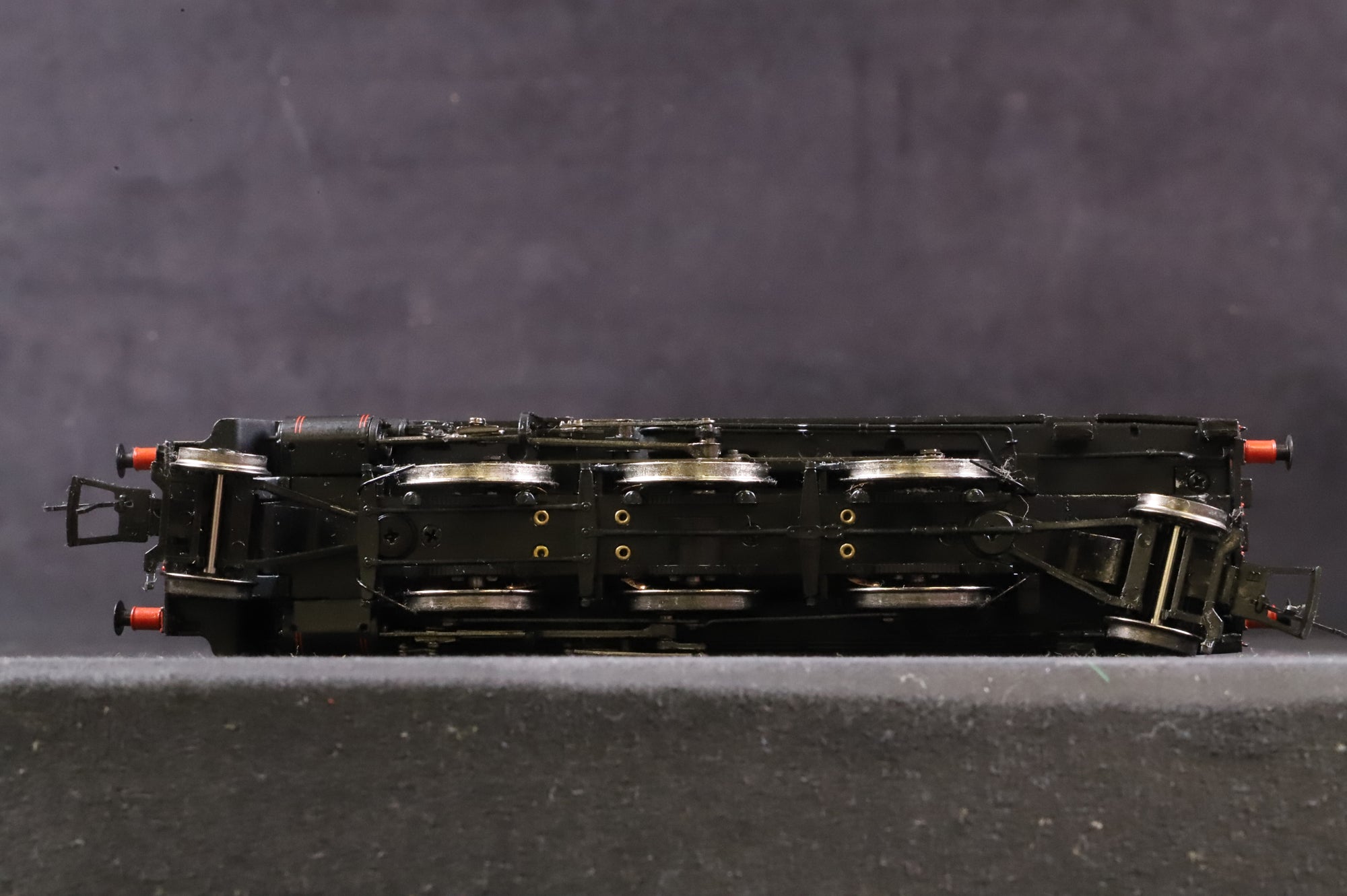 Bachmann OO 31-975 Class 3MT 82029 in Lined BR Black w/ Early Crests