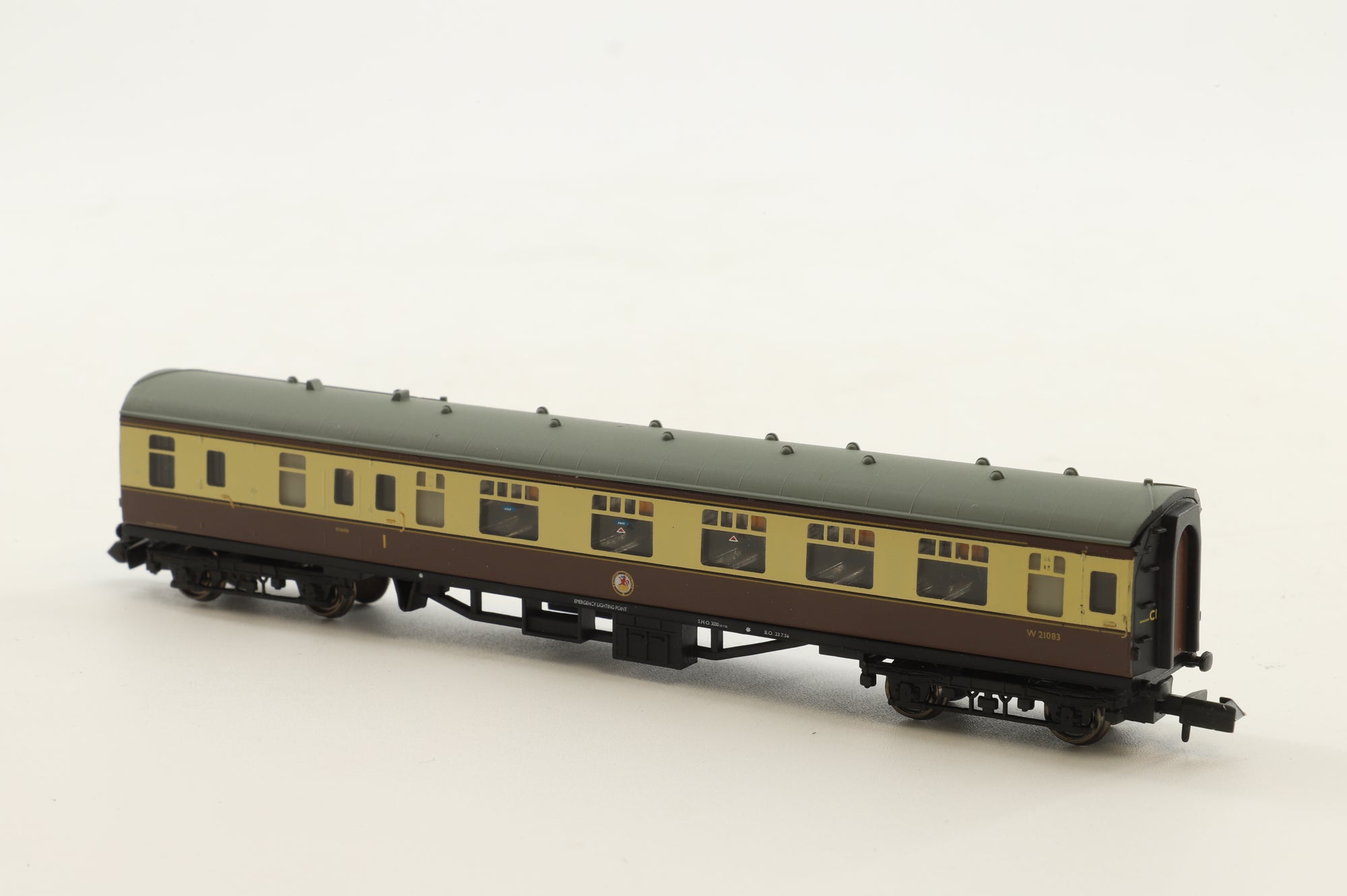 Graham Farish N Rake Of 4 Mk1 Chocolate & Cream Coaches Inc. 374-101A, 374-077A x3