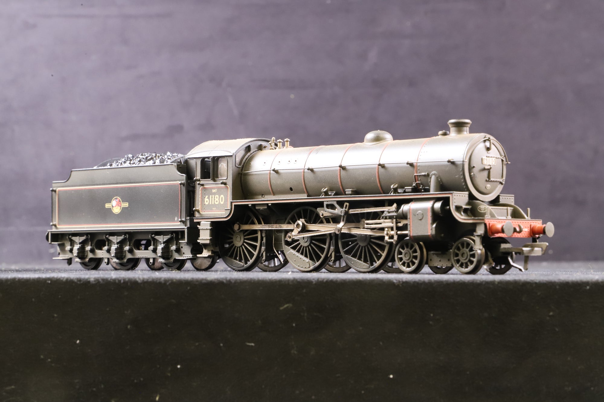 Bachmann OO 31-716 Class B1 '61180' BR Lined Black L/C Weathered