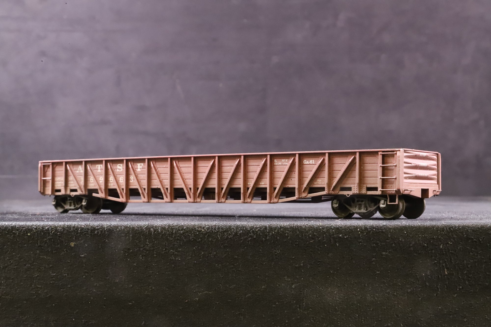 InterMountain Railway Co. HO T452301-11/13 'War Emergency' Gondola Wagons No. 169663/572 in ATSF Brown - Weathered