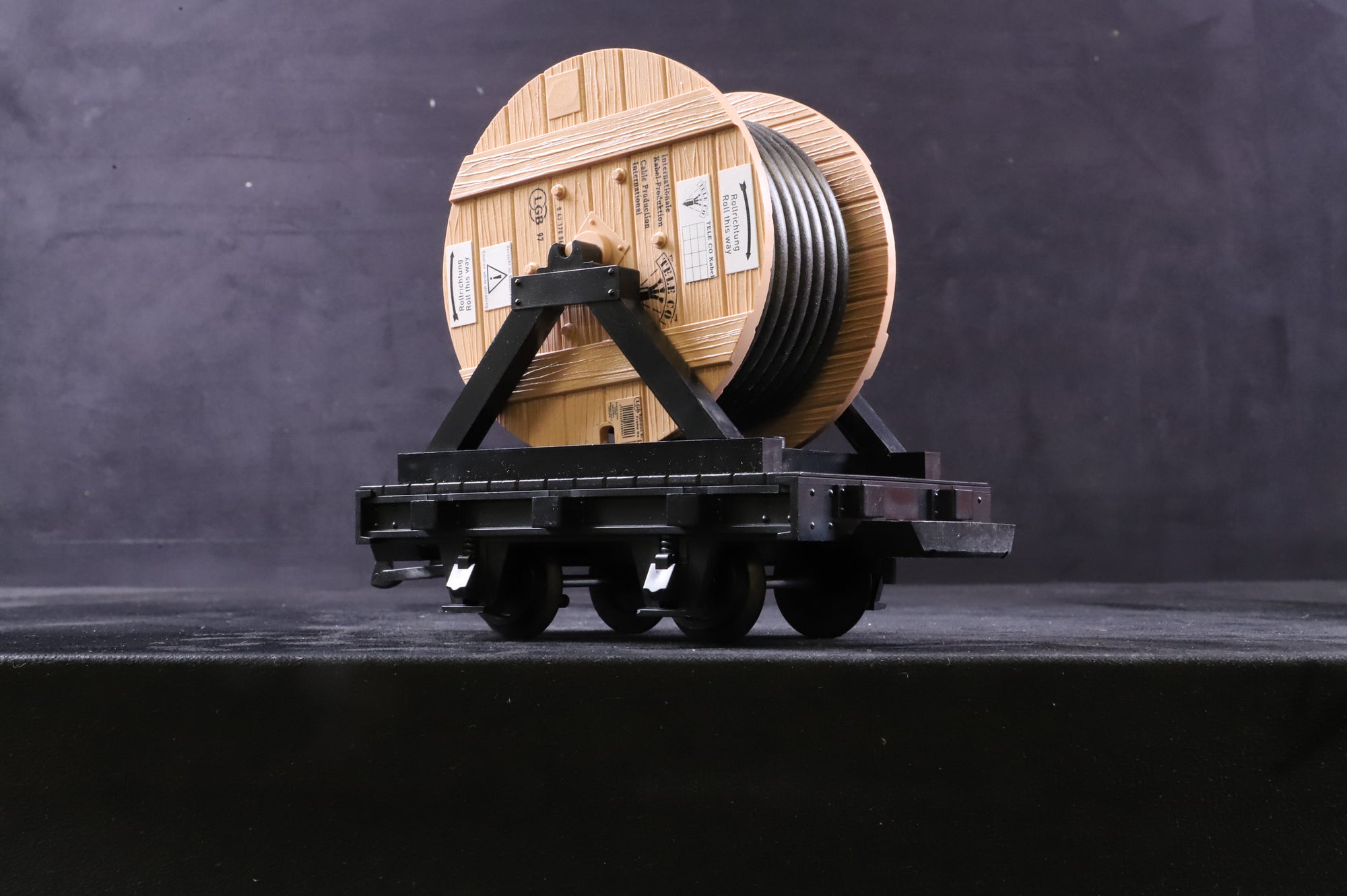 LGB G 43170 2 Cable Wagons with Loads