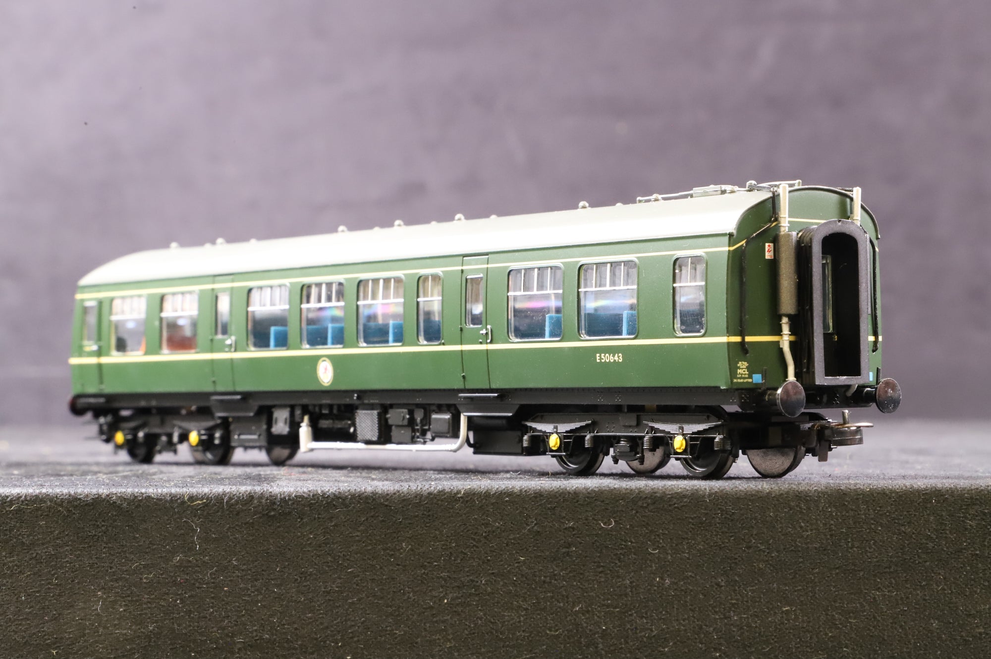 Bachmann OO 32-913 Class 108 3 Car DMU BR Green Speed Whiskers