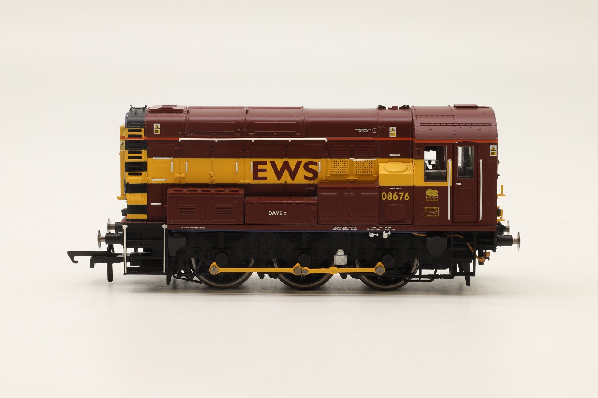 Hornby OO R2871 Class 08 Shunter '08676' EWS DCC fitted