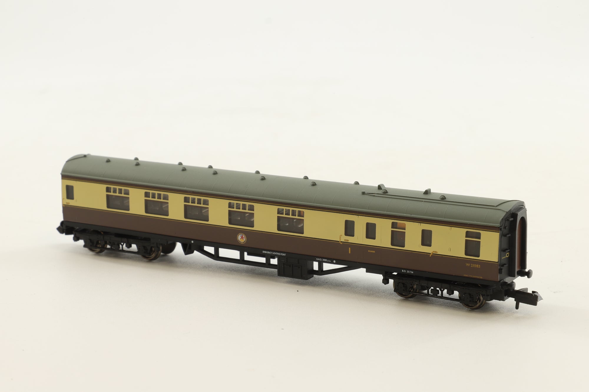 Graham Farish N Rake Of 4 Mk1 Chocolate & Cream Coaches Inc. 374-101A, 374-077A x3