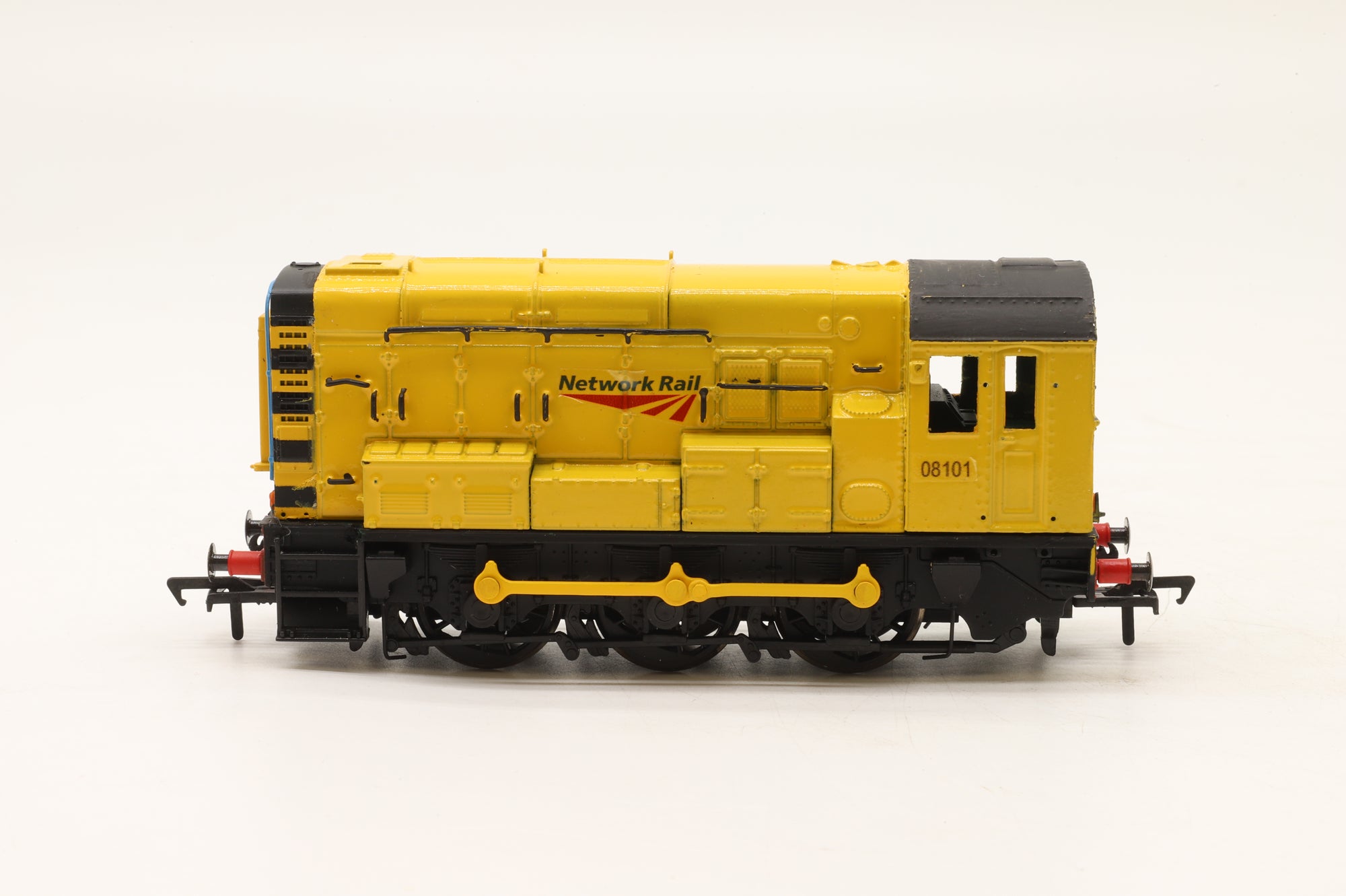 Bachmann OO Class 08 08101 in Network Rail Yellow – Custom Respray