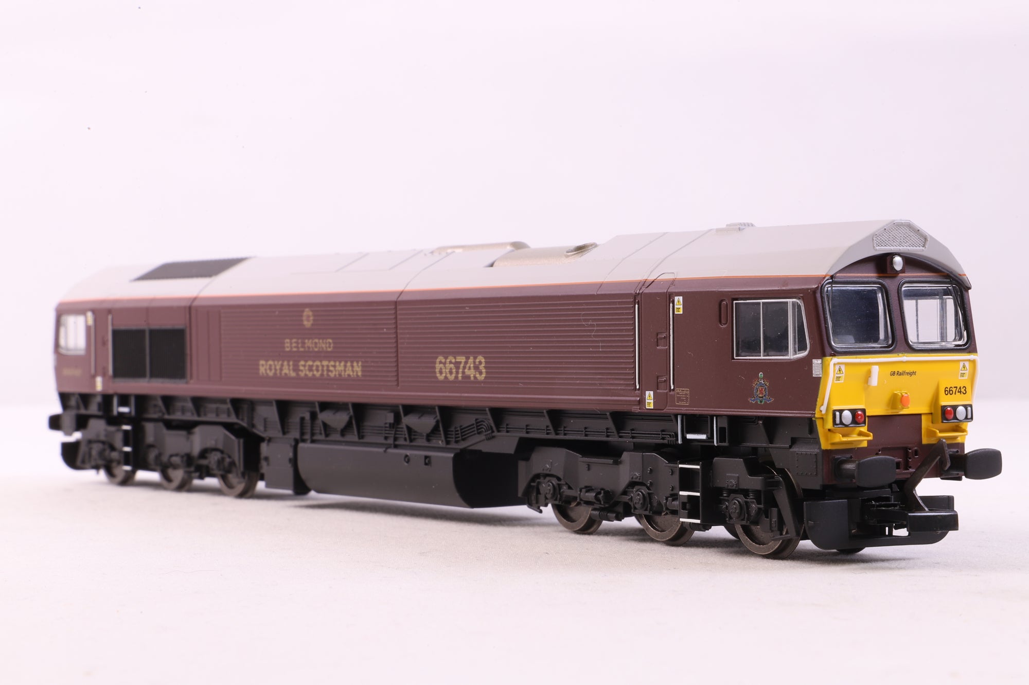 Hornby OO R3950 Class 66 '66743' Belmond Royal Scotsman