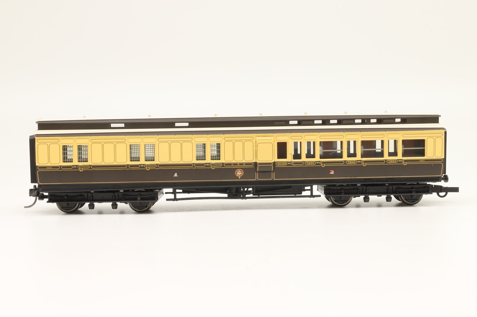 Hornby OO Rake Of 6 GWR Chlorestry GWR Chocolate & Cream Coaches