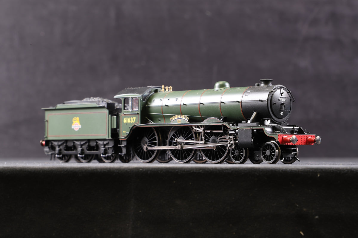 Hornby OO R2921 Class B17/1 &#39;61637&#39; &#39;Thorpe Hall&#39; BR Green E/C