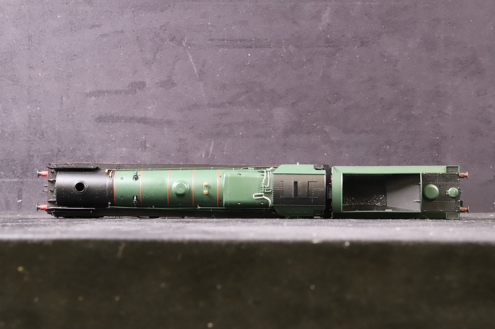 Hornby OO R2846 Clan Class 4-6-2 '72000' 'Clan Buchanan' BR Green E/C