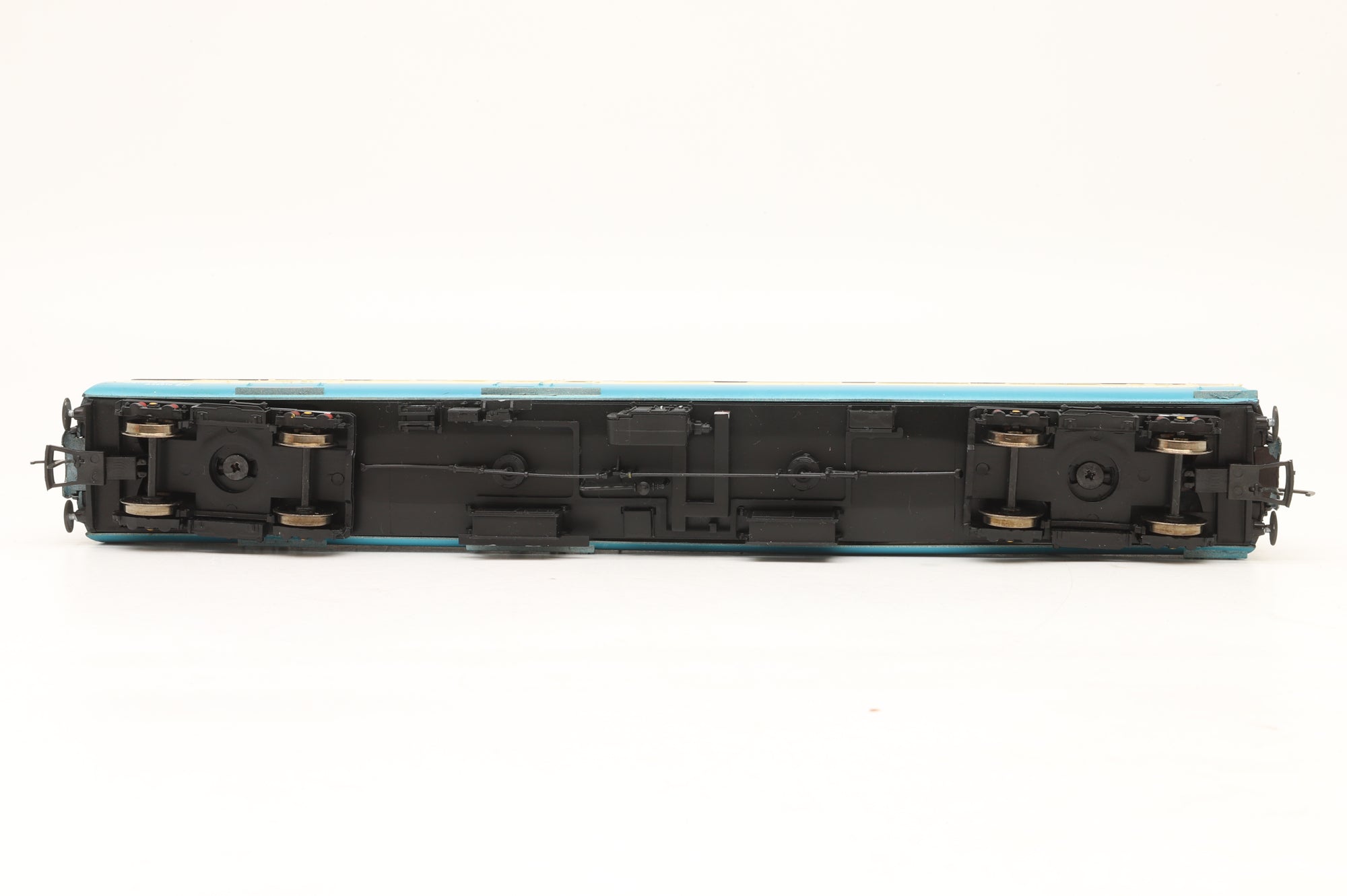 Bachmannn OO Mk2A BSO DR98910 in Railtrack/Balfour Beatty Blue/White