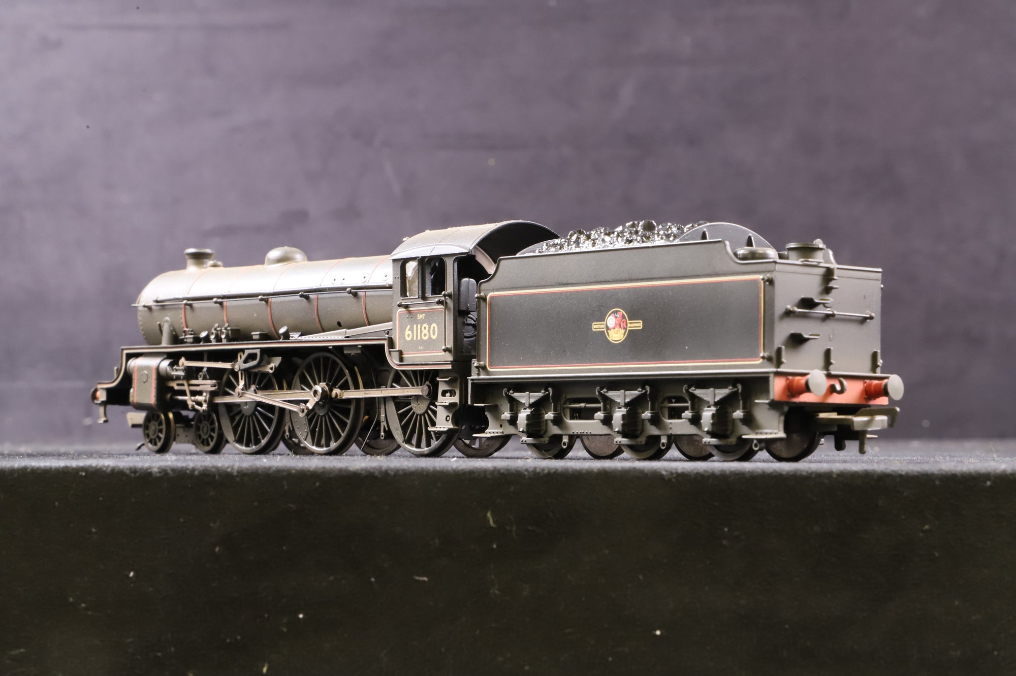 Bachmann OO 31-716 Class B1 '61180' BR Lined Black L/C Weathered