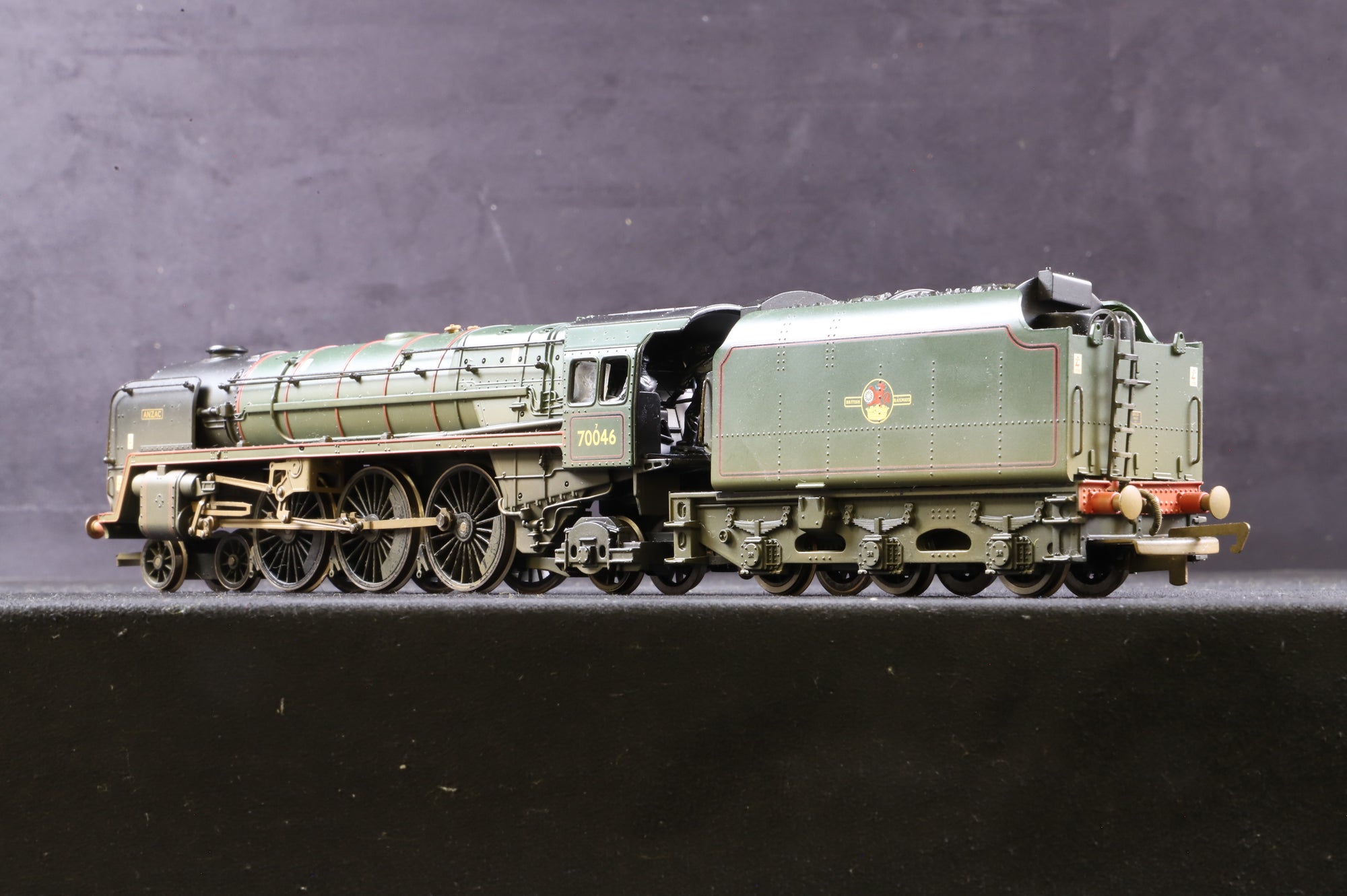 Hornby WORKSHOP OO R2457 Britannia Class 7MT 'Anzac' '70046' BR Green L/C Weathered