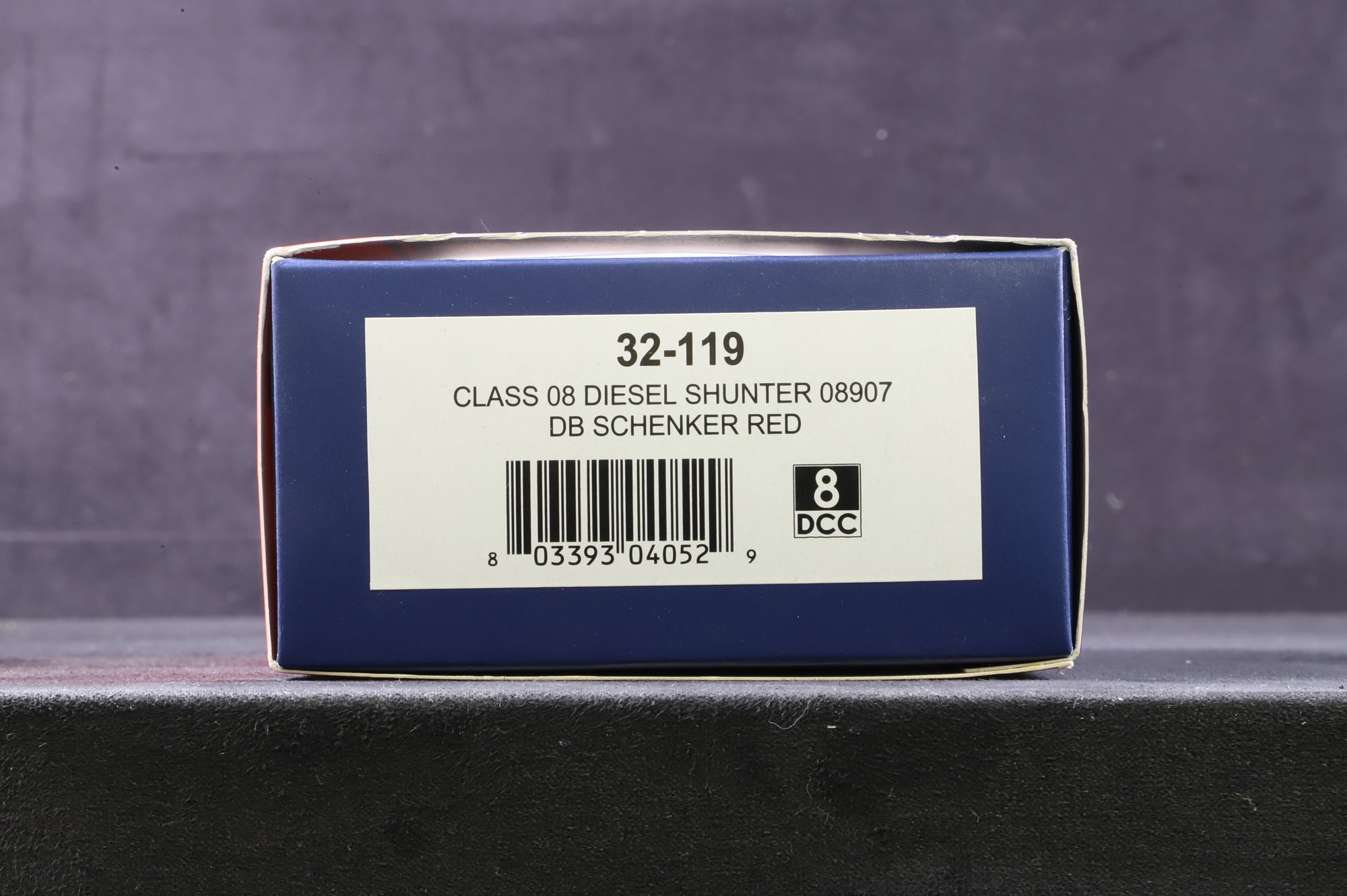 Bachmann OO 32-119 Class 08 08907 in DB Schenker Livery