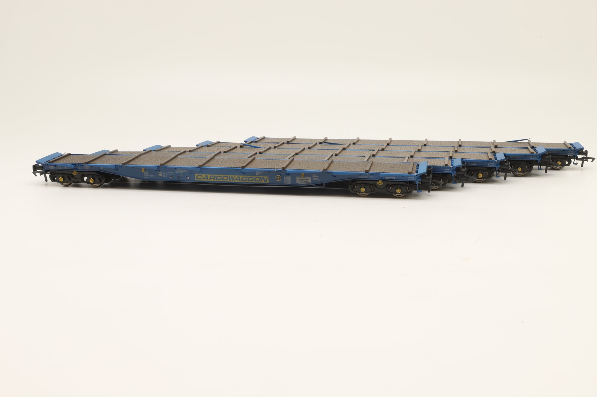 Heljan OO Rake of 5 Cargowagon Flatbeds