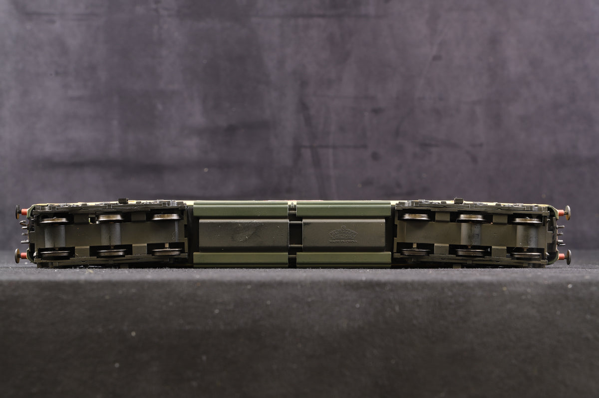 Bachmann OO 32-525Y Class 55 Deltic &#39;D9021&#39; &#39;Argyll &amp; Sutherland&#39; BR Green Weathered Excl. TMC