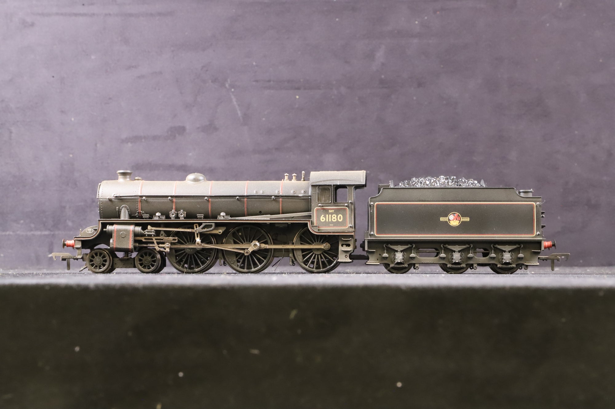Bachmann OO 31-716 Class B1 '61180' BR Lined Black L/C Weathered