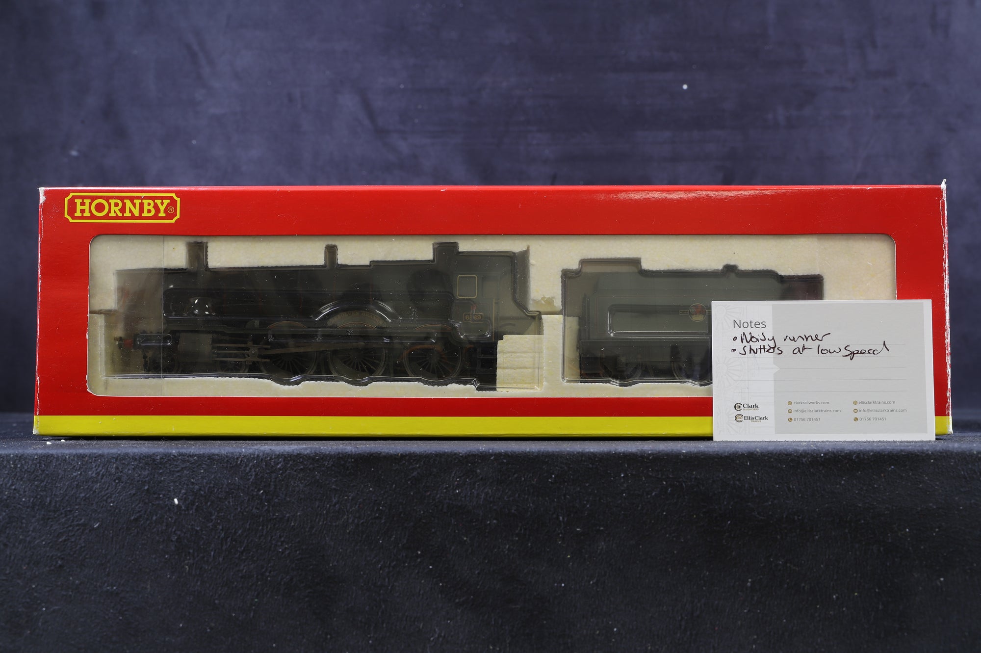 Hornby OO R2404 Grange Class 4-6-0 6869 'Resolven Grange' in BR green with late crest weathered