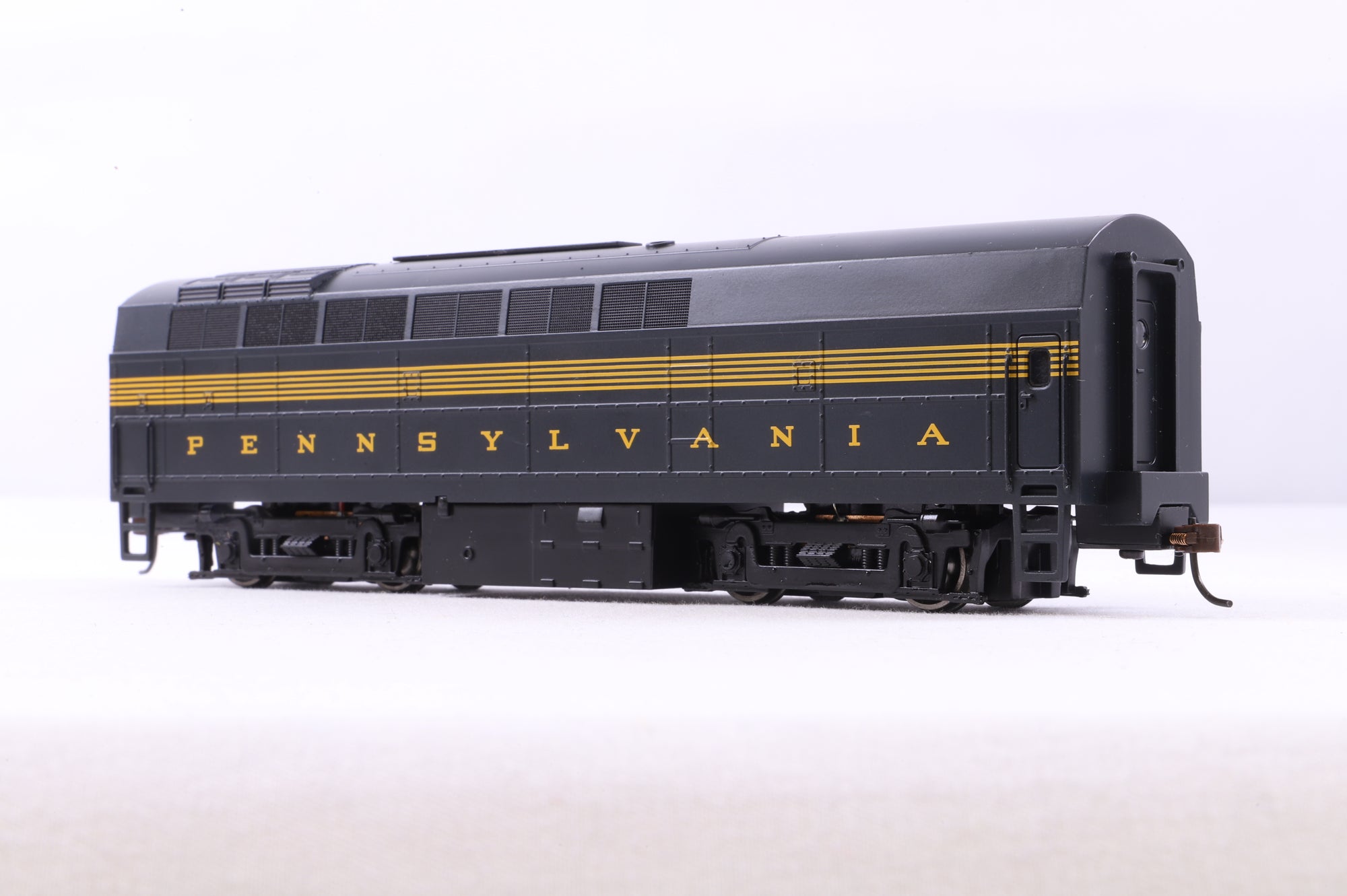 Bachmann HO 61902 Baldwin RF-16 Shark Diesel B Unit Pennsylvania RR '200' DCC Fitted