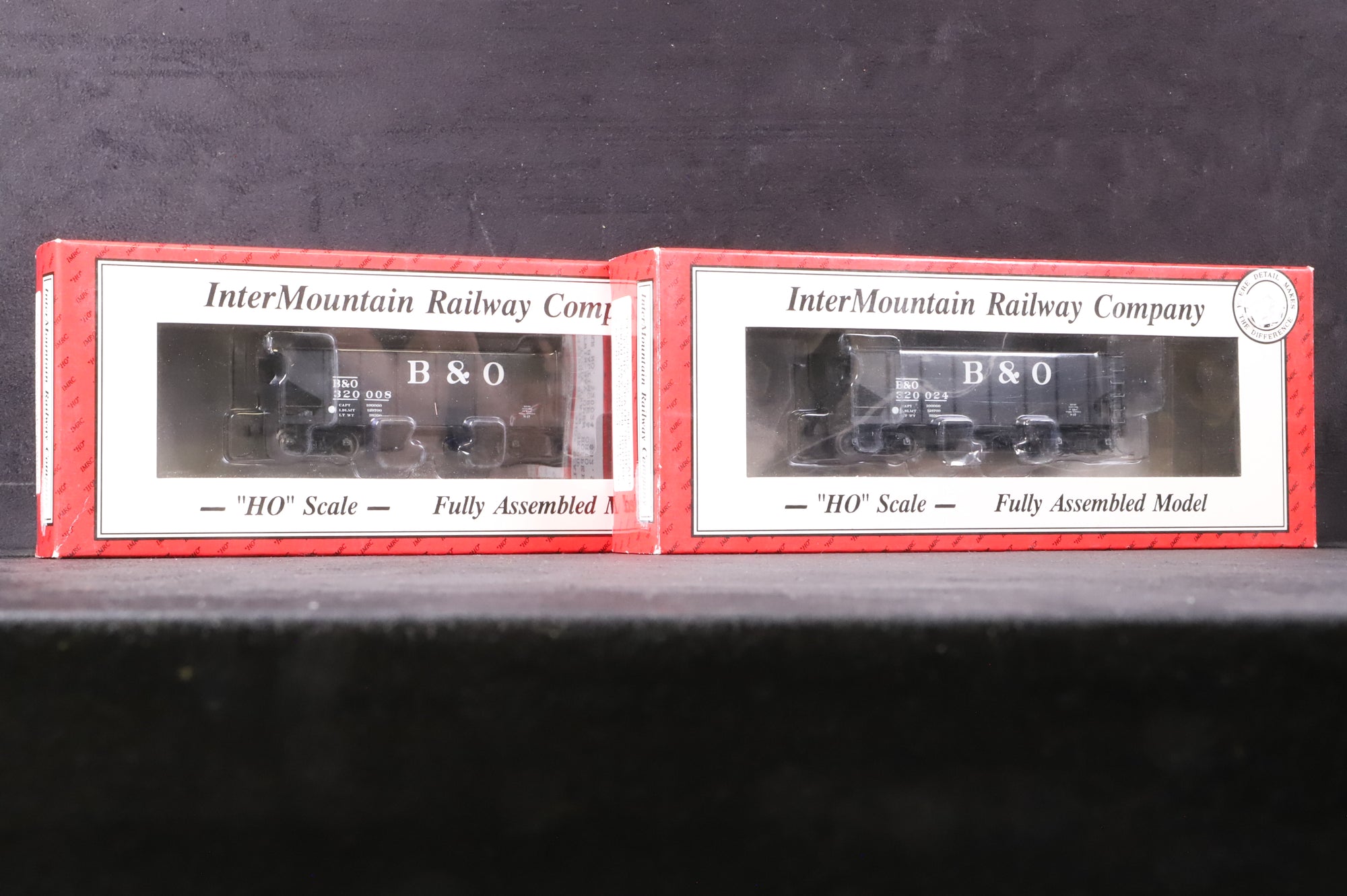 InterMountain Railway Co. HO T452902-01/02 2x Twin Bay Open Hoppers No. 320008/320024 in B&O Black