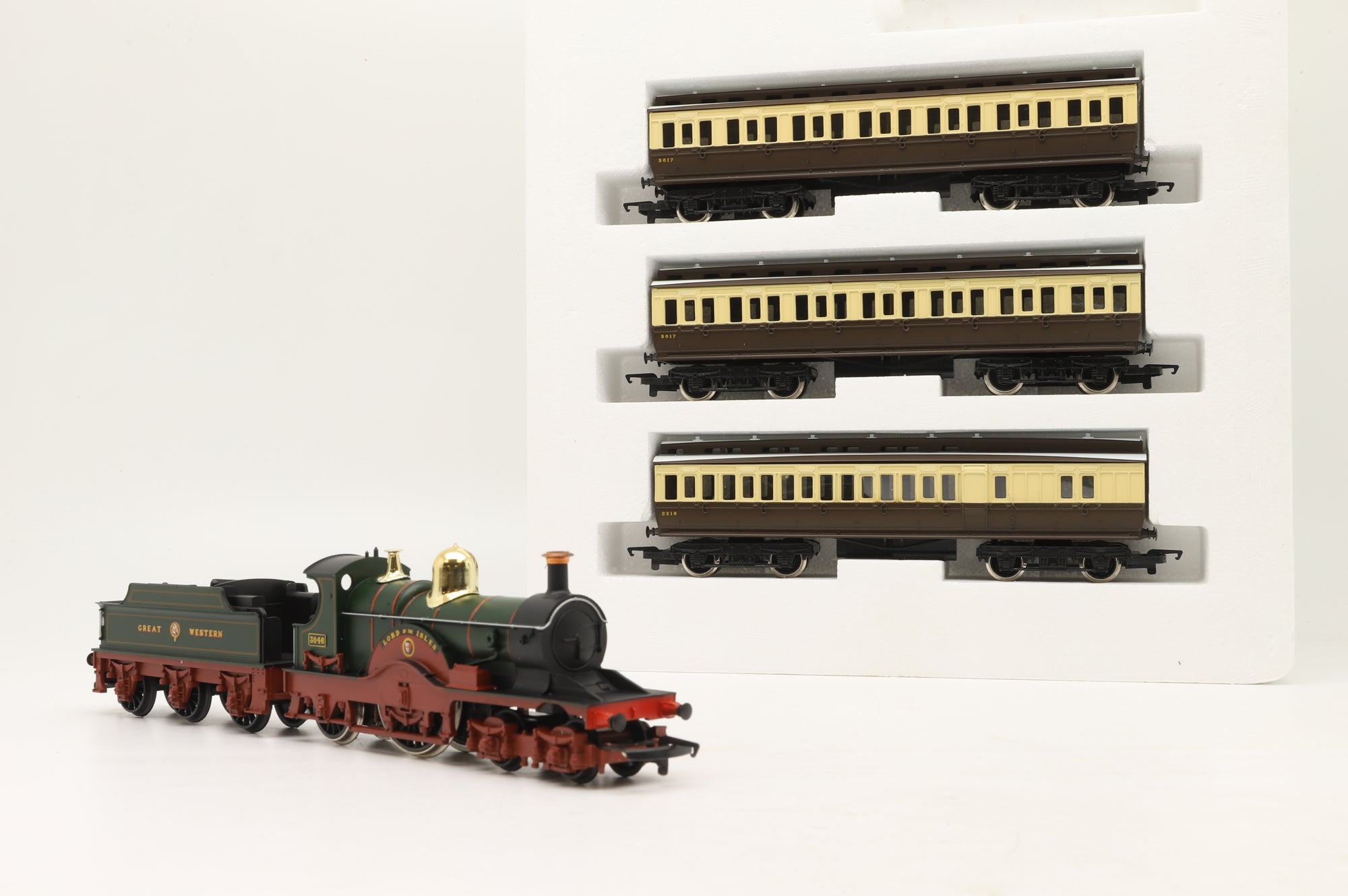 Hornby OO R795 'Lord of the Isles' Train Pack