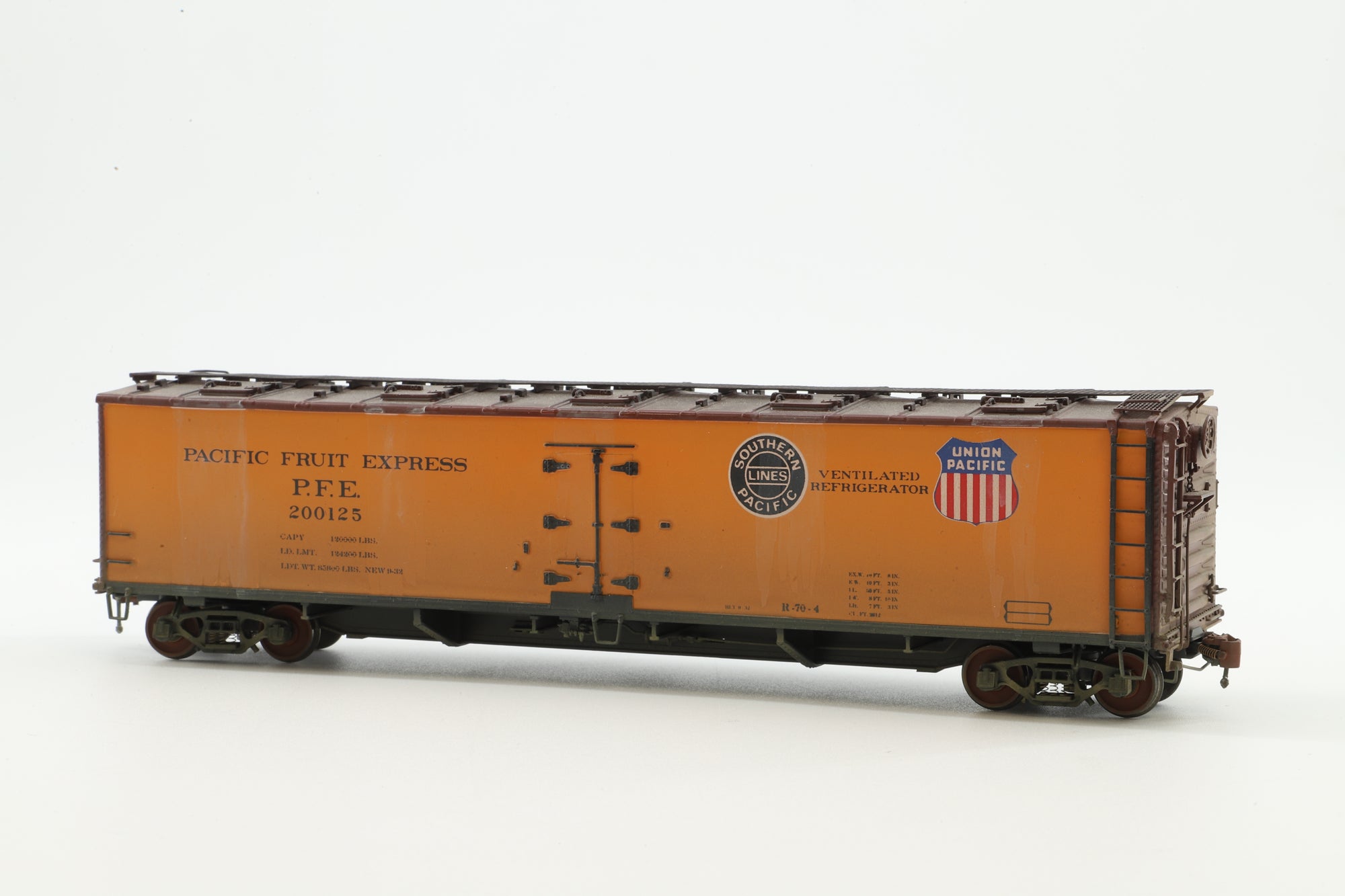 Precision Scale Co. HO Brass 16796-1 52' R-70-4 Ventilated/Refridgerated Box Car No.200125 in Union Pacific Fruit Express Livery - Weathered