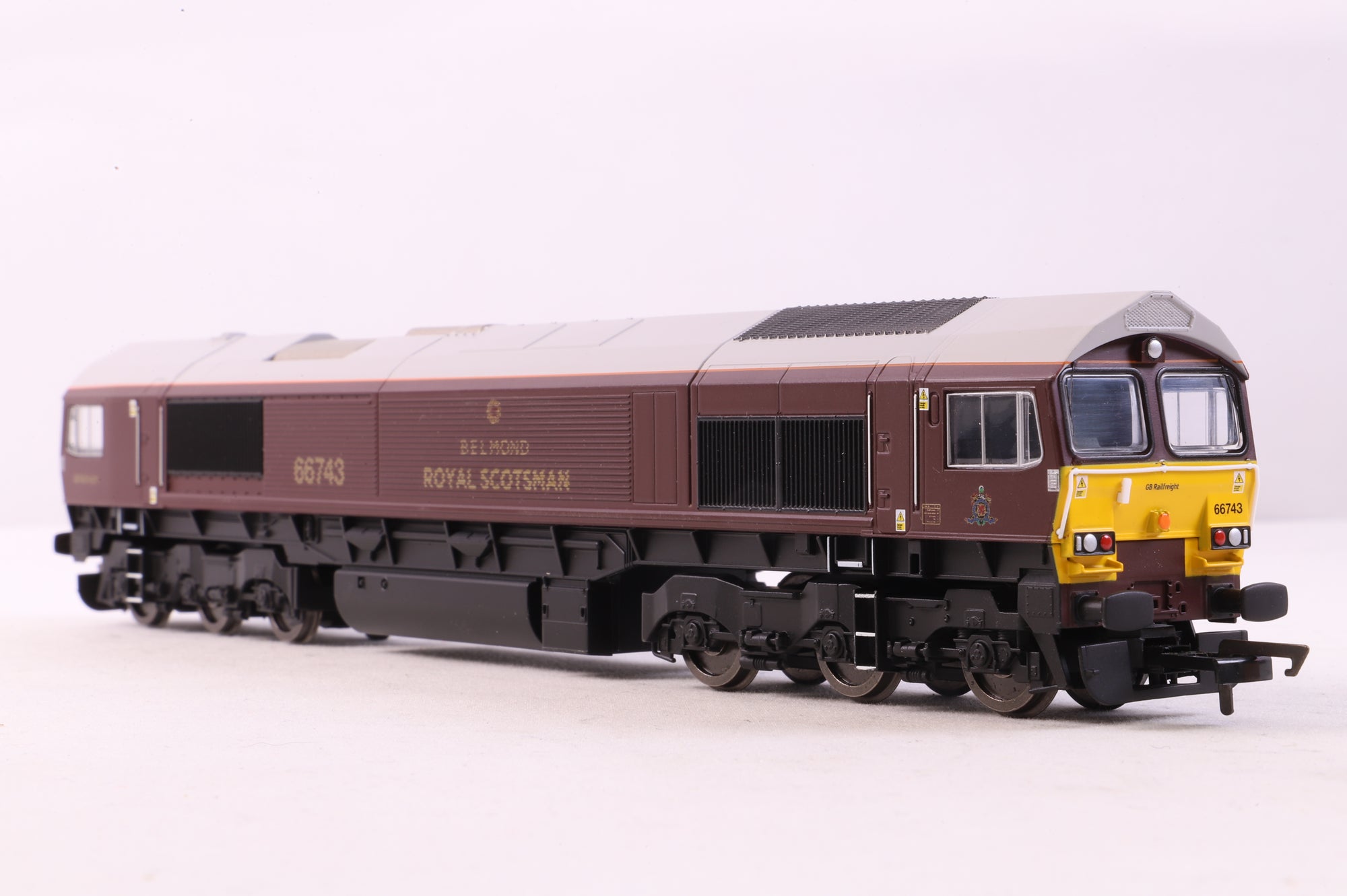 Hornby OO R3950 Class 66 '66743' Belmond Royal Scotsman