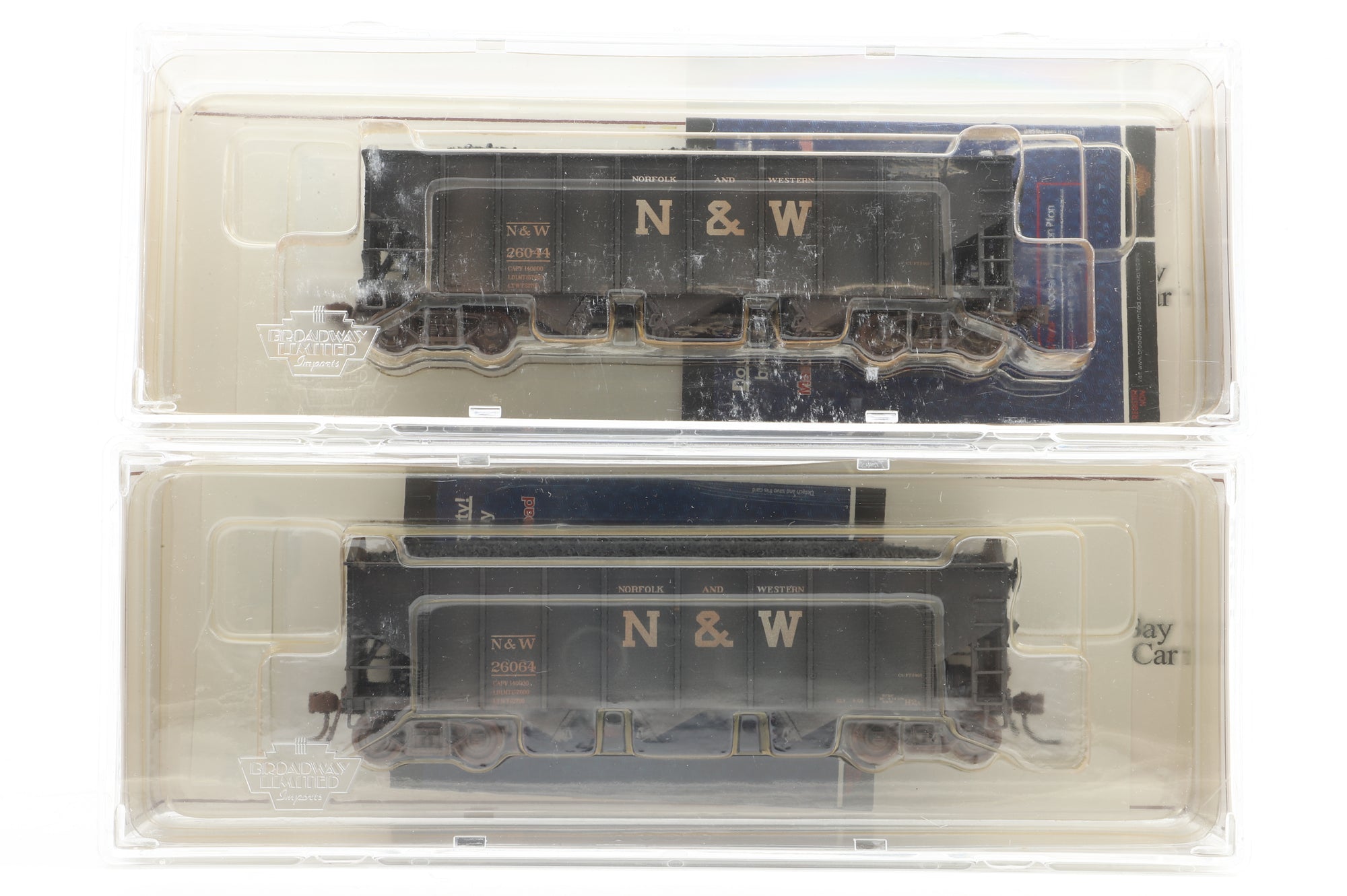 Broadway Limited HO 1722 6-Pack of H2a 3-Bay Hopper Cars in N&W Black - Pro-Weathering