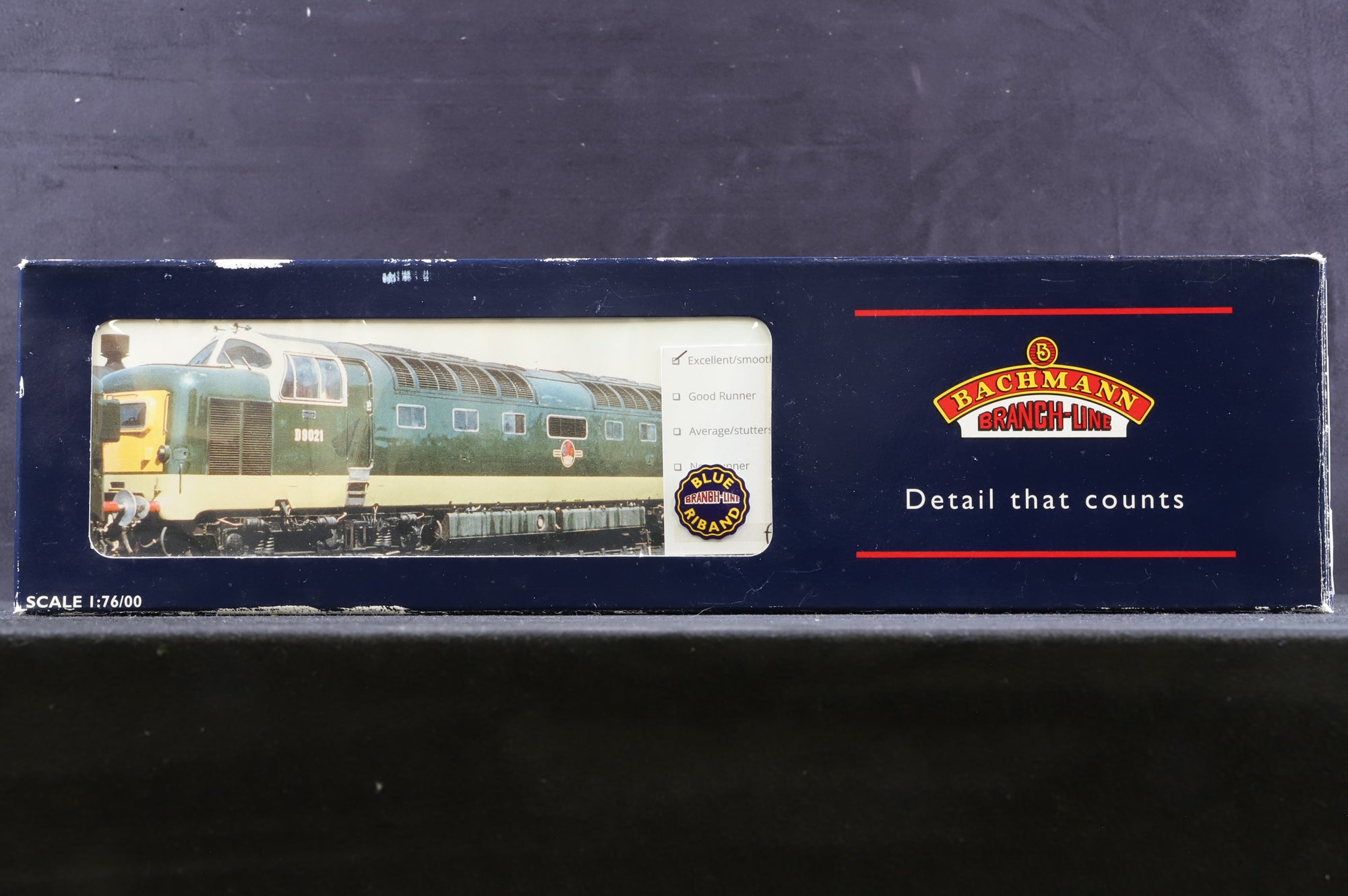 Bachmann OO 32-525Y Class 55 Deltic 'D9021' 'Argyll  & Sutherland' BR Green Weathered Ltd Ed 135/ 504