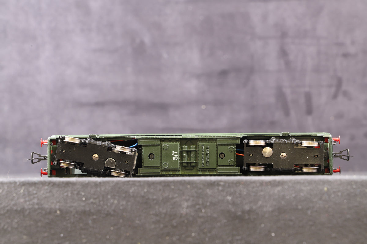 Fleischmann HO 4246 Class 42 Warship Diesel &#39;D821&#39; BR Green L/C