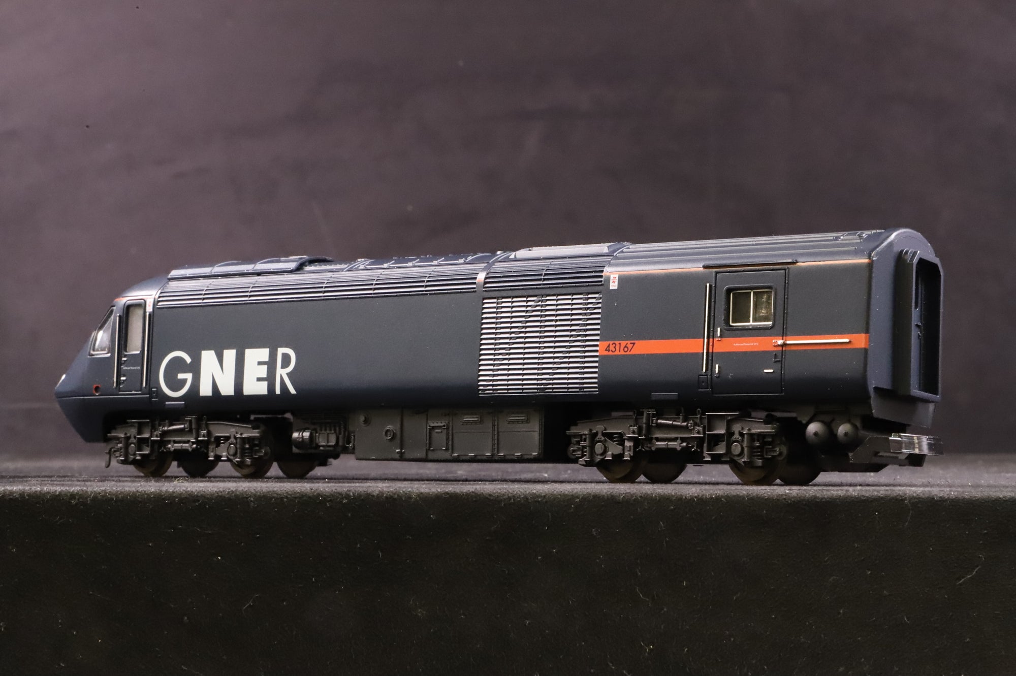 Lima OO L149908 Class 43 HST Set Incl. 2x Mk3 Coaches in GNER Livery