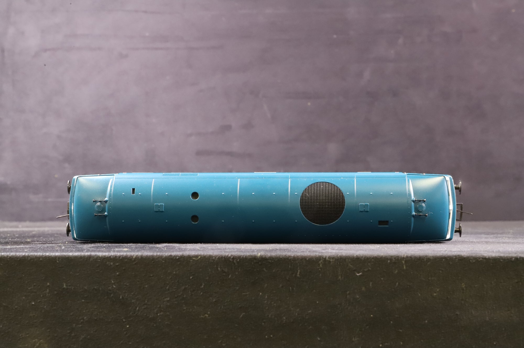 Heljan OO 3507 Class 35 Hymek 'D7040' BR Blue White Cab & Yellow Warning Panel