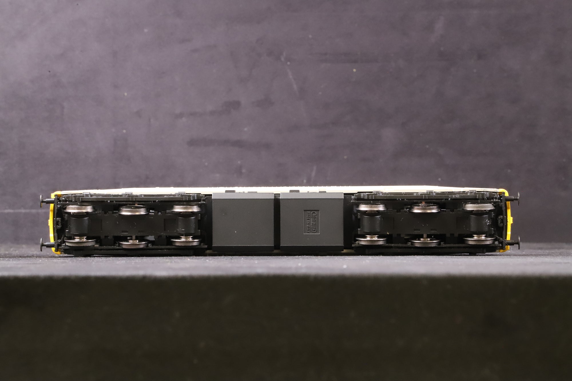 ViTrains OO V2038 Class 37/0 '37201' Triple Grey Trainload Metals, DCC Sound